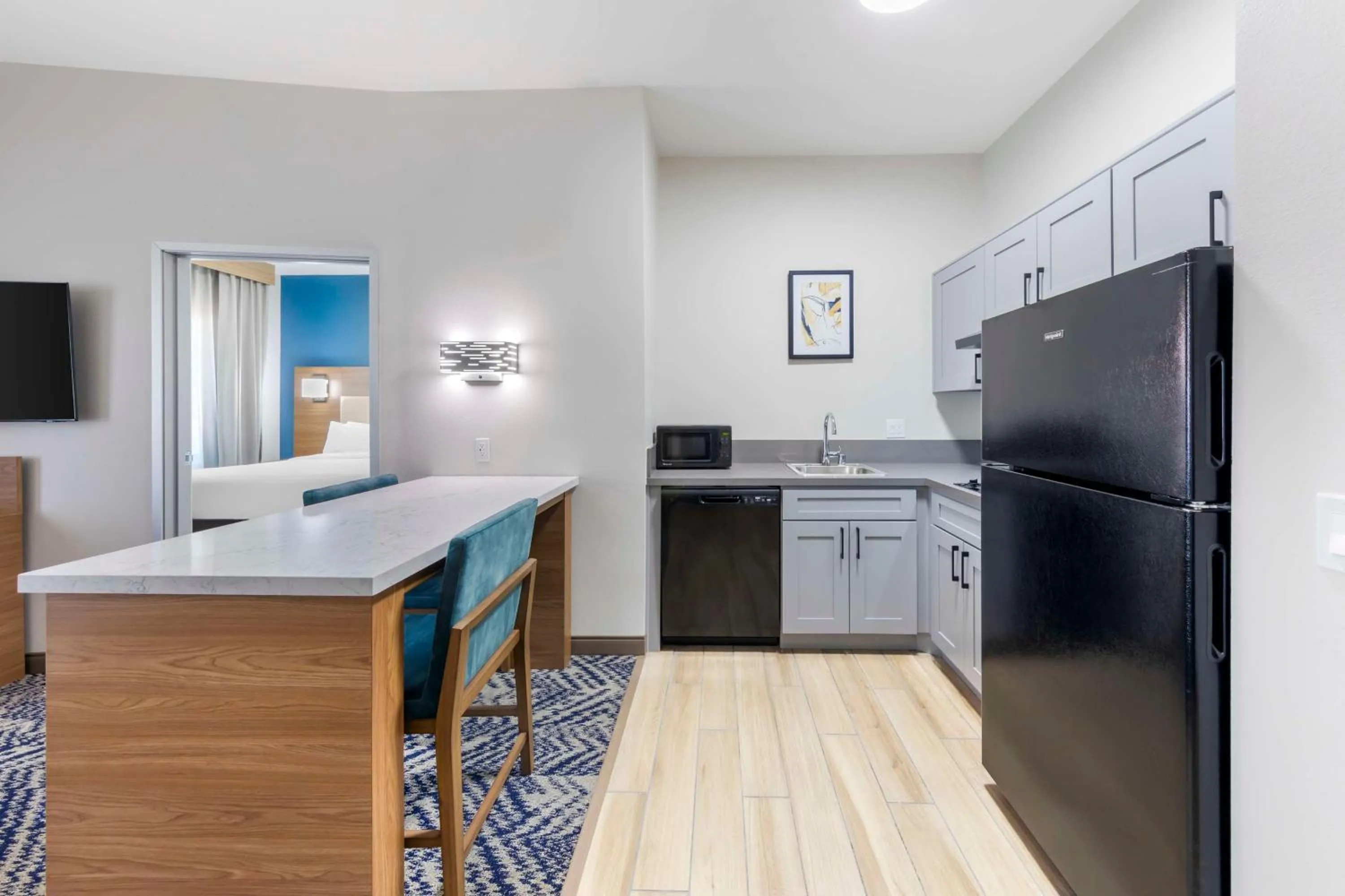 Kitchen or kitchenette in Executive Residency by Best Western Victorville