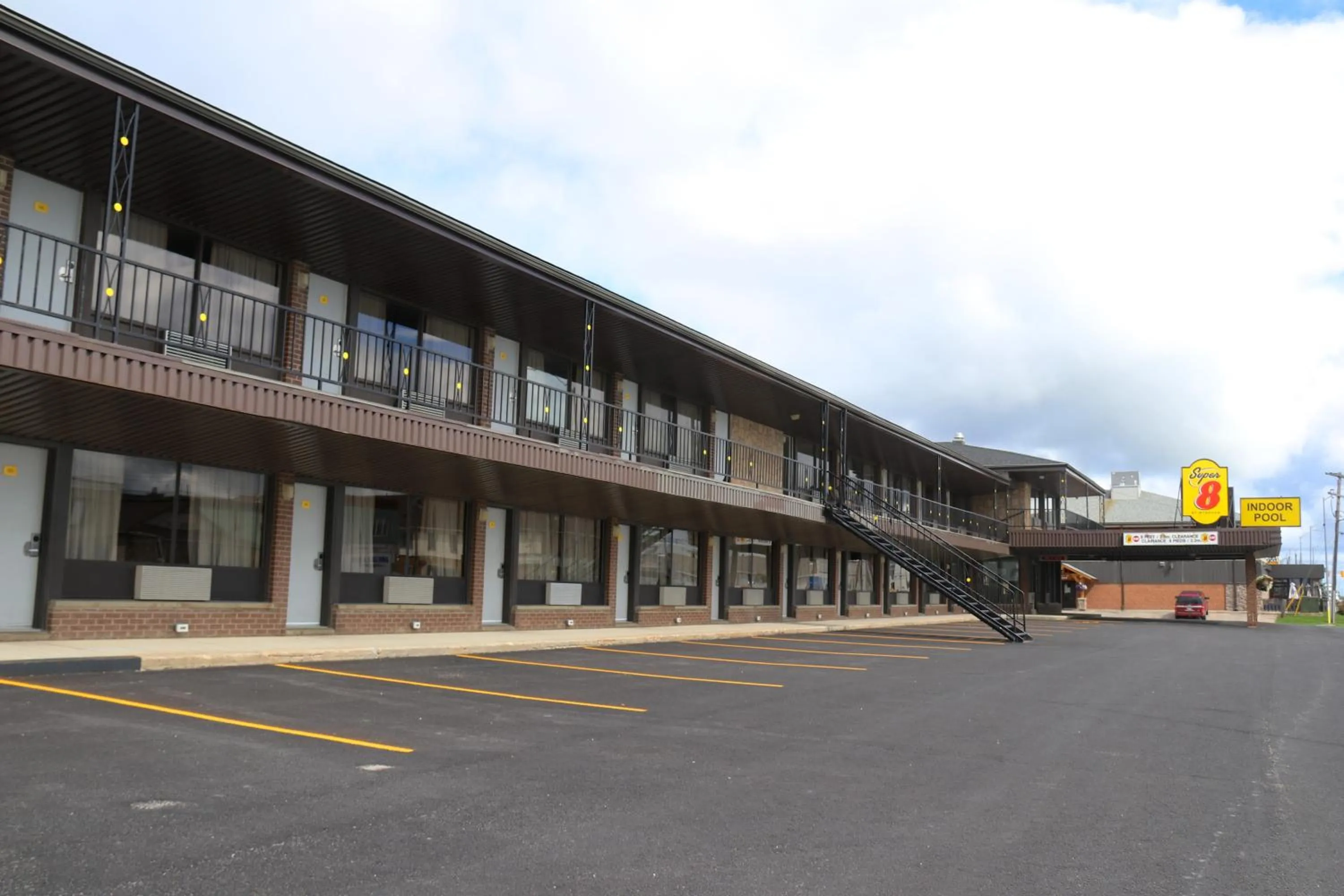 Property building in Super 8 by Wyndham Hearst ON