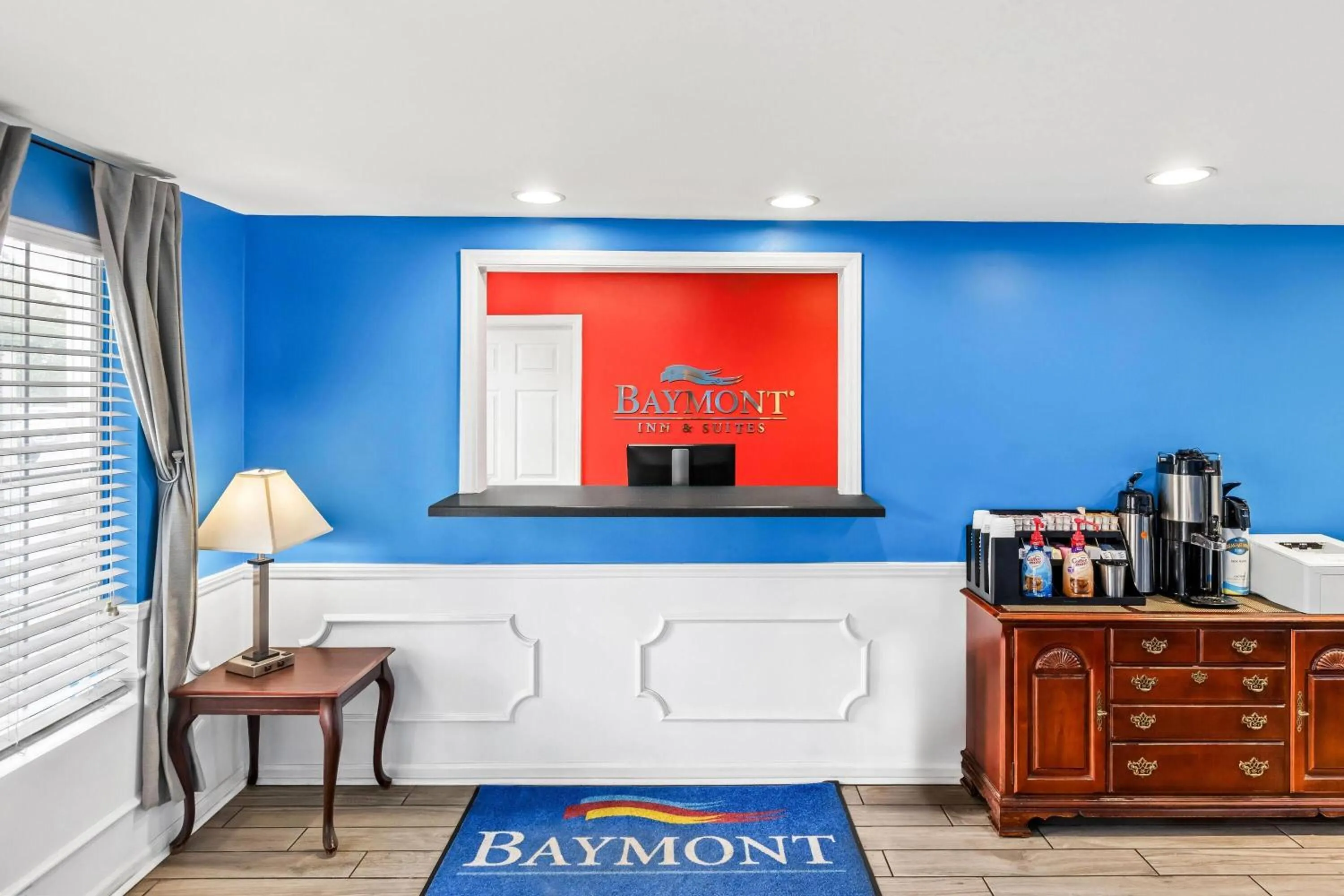Lobby or reception in Baymont by Wyndham Forest City