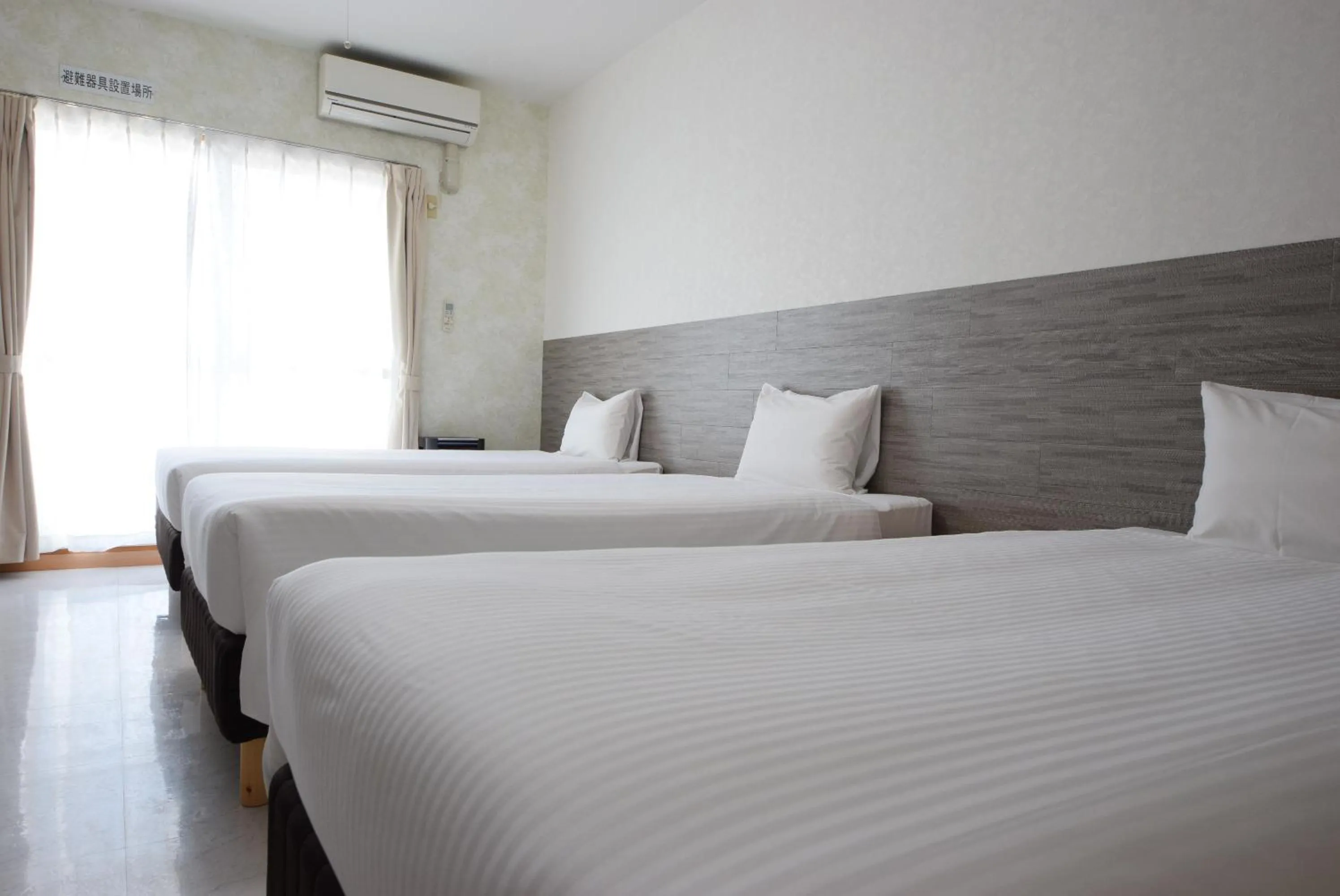 Photo of the whole room in STAY IN SUMUKA Kokusai Street