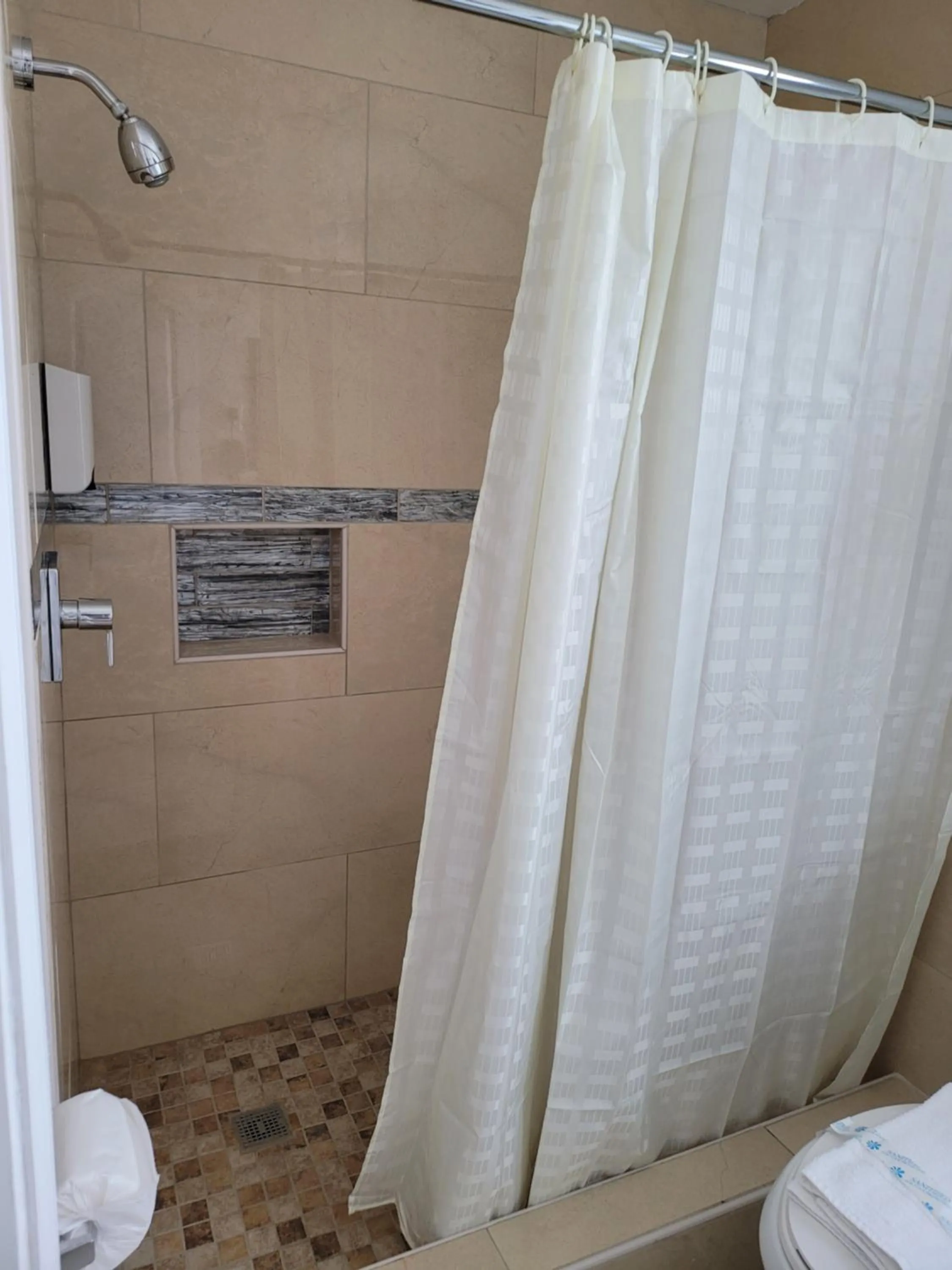 Bathroom in Las Palmas Hotel