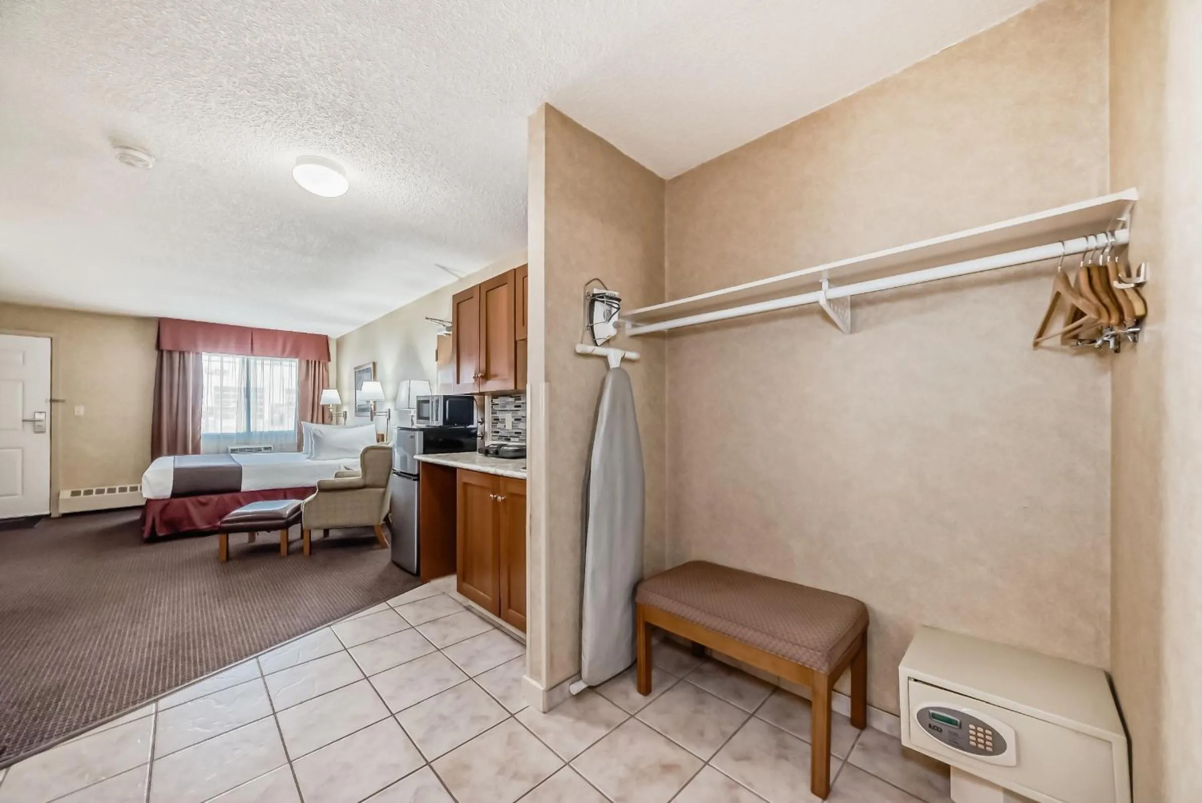Photo of the whole room in Stony Plain Inn & Suites