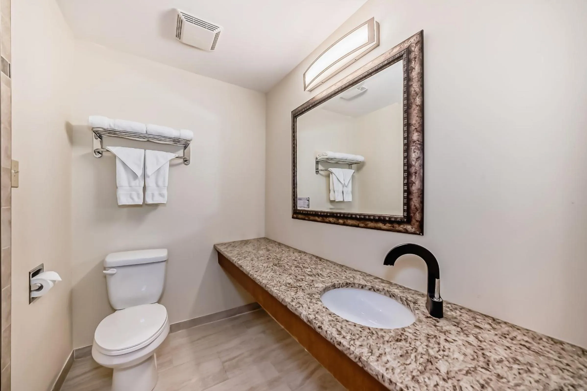 Bathroom in Stony Plain Inn & Suites