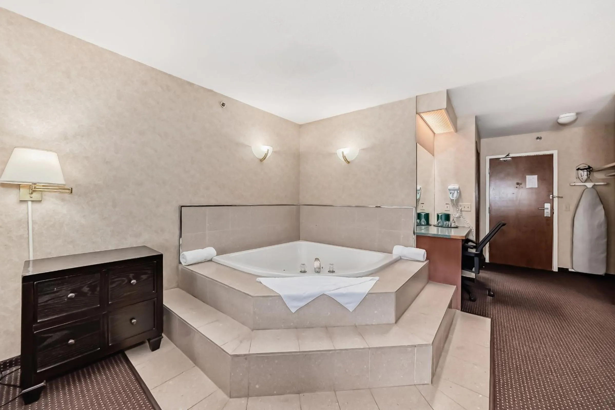 Photo of the whole room in Stony Plain Inn & Suites