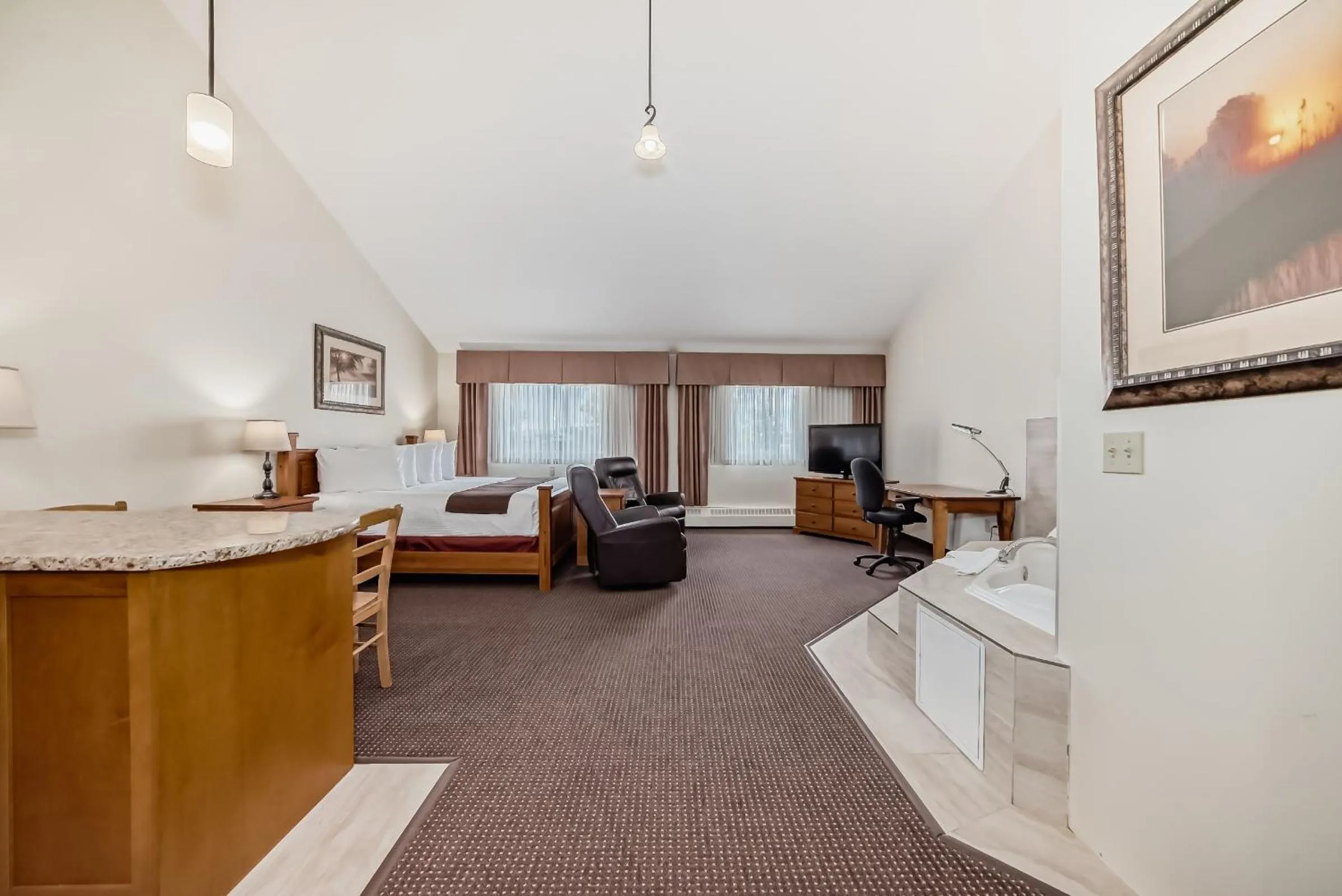 Photo of the whole room, Bed in Stony Plain Inn & Suites