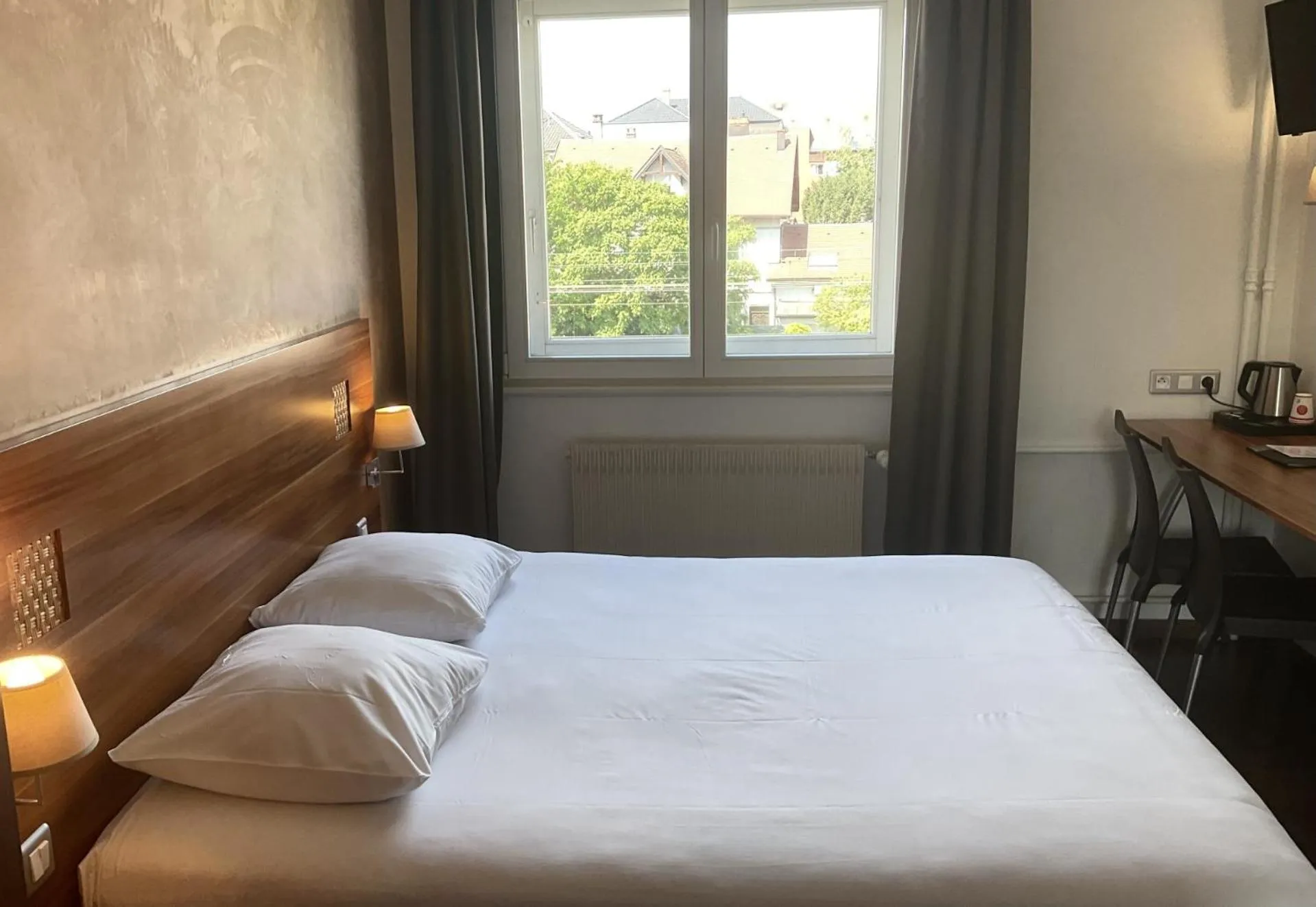 Bed in The Originals City, Hôtel Colmar Gare