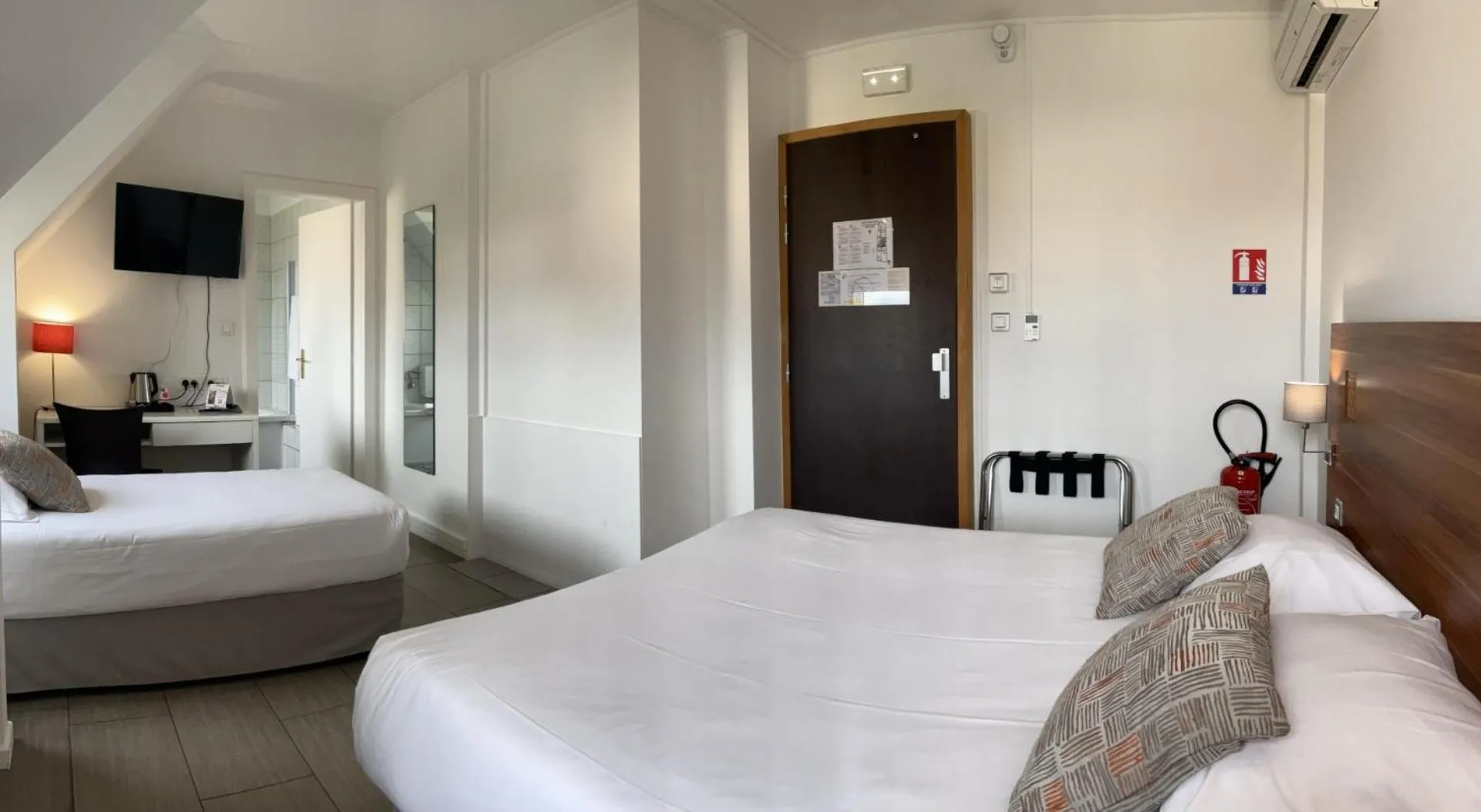 Bed in The Originals City, Hôtel Colmar Gare