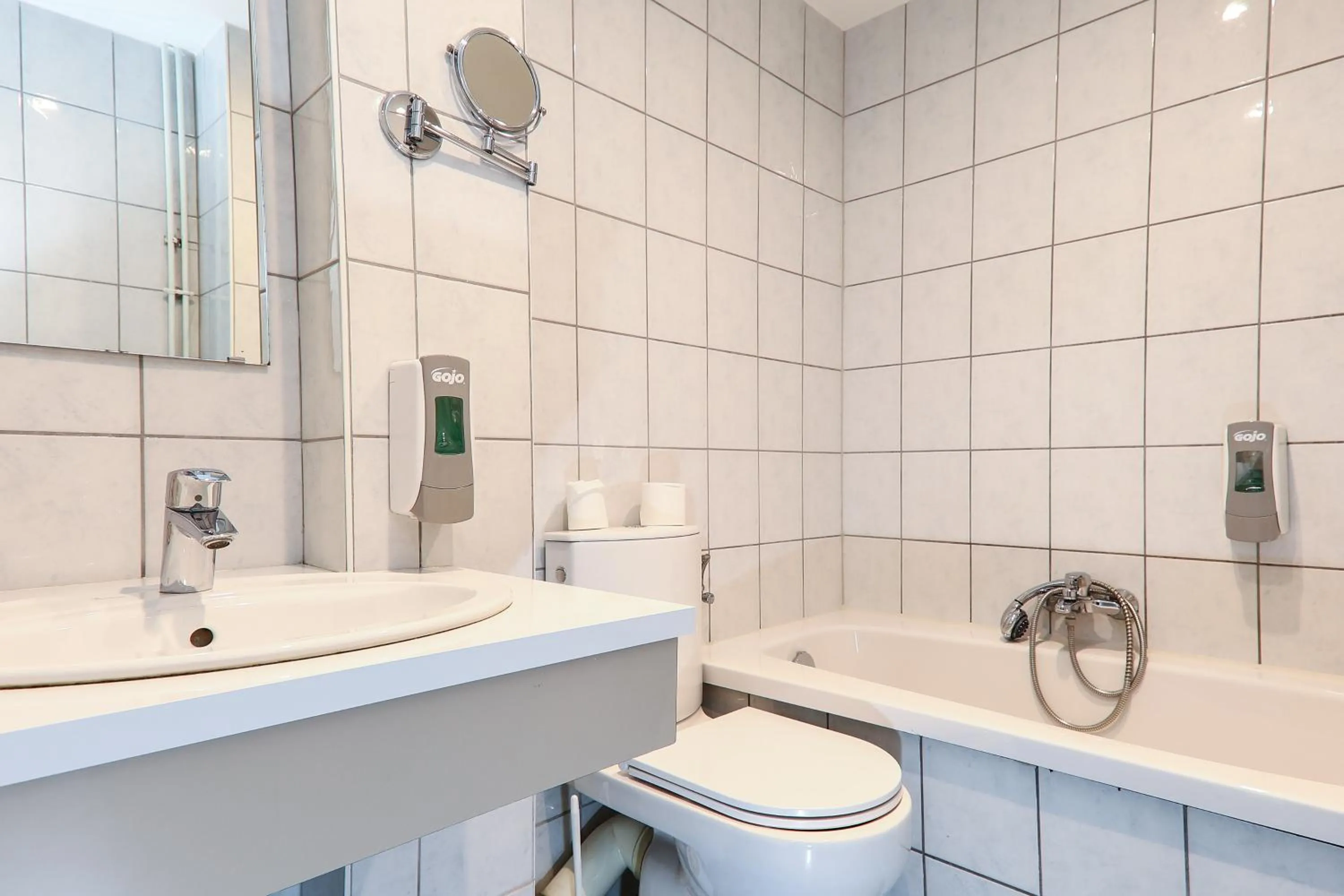 Bathroom in The Originals City, Hôtel Colmar Gare