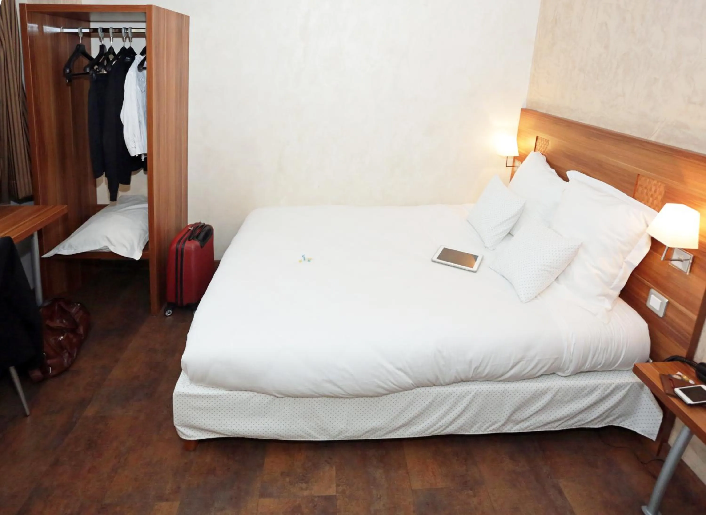 Bed in The Originals City, Hôtel Colmar Gare