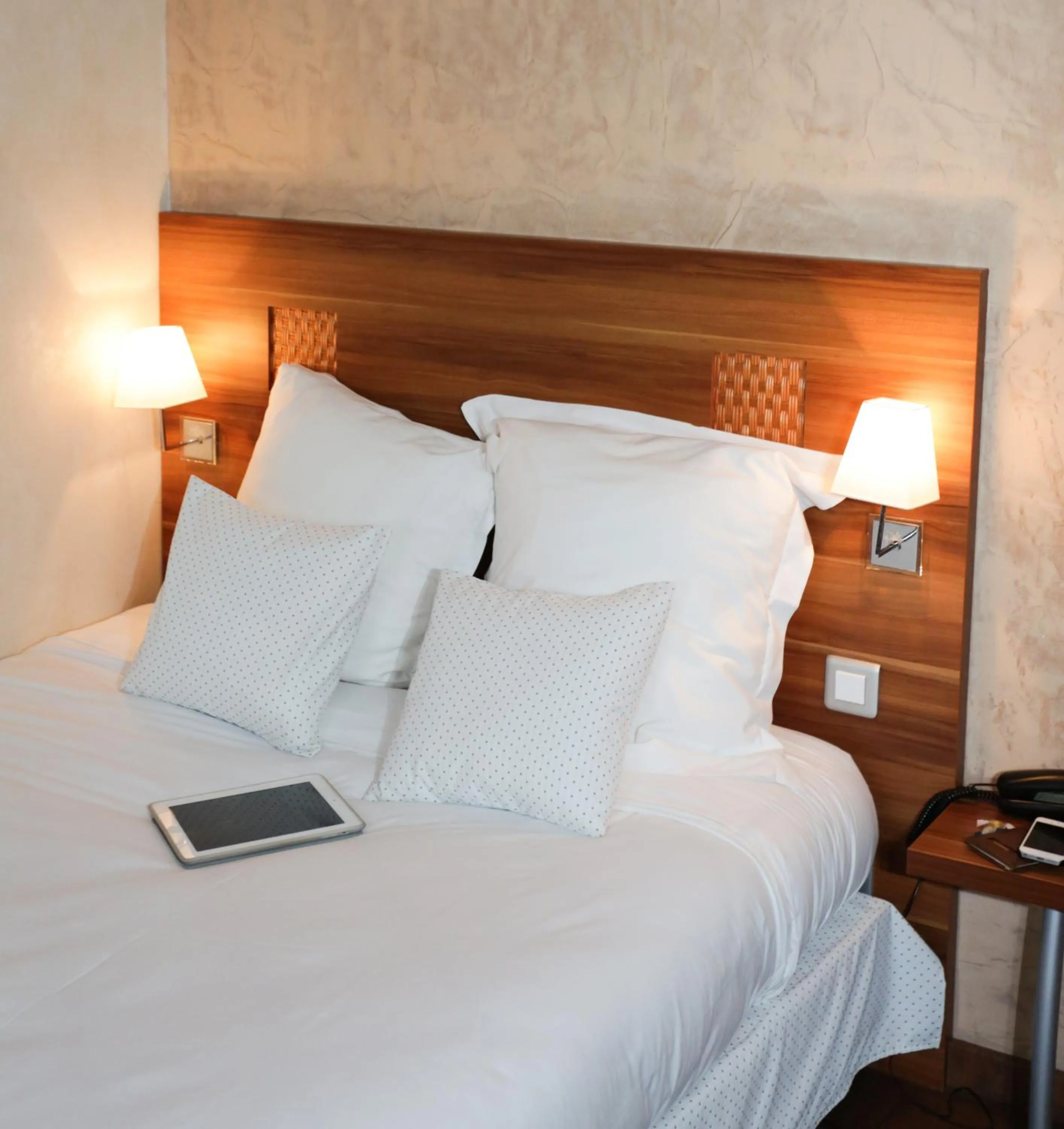 Bed in The Originals City, Hôtel Colmar Gare