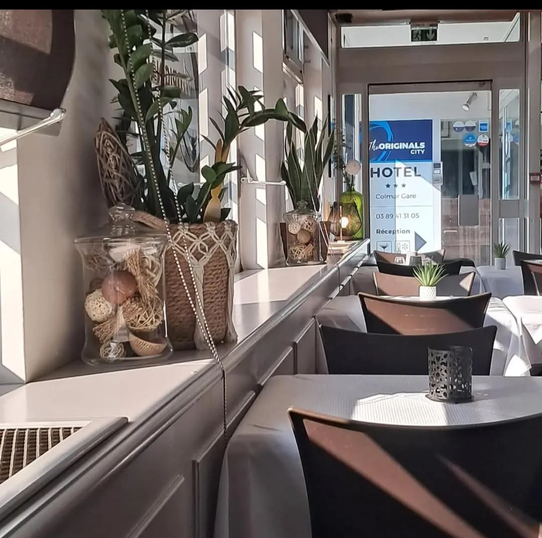 Seating area in The Originals City, Hôtel Colmar Gare