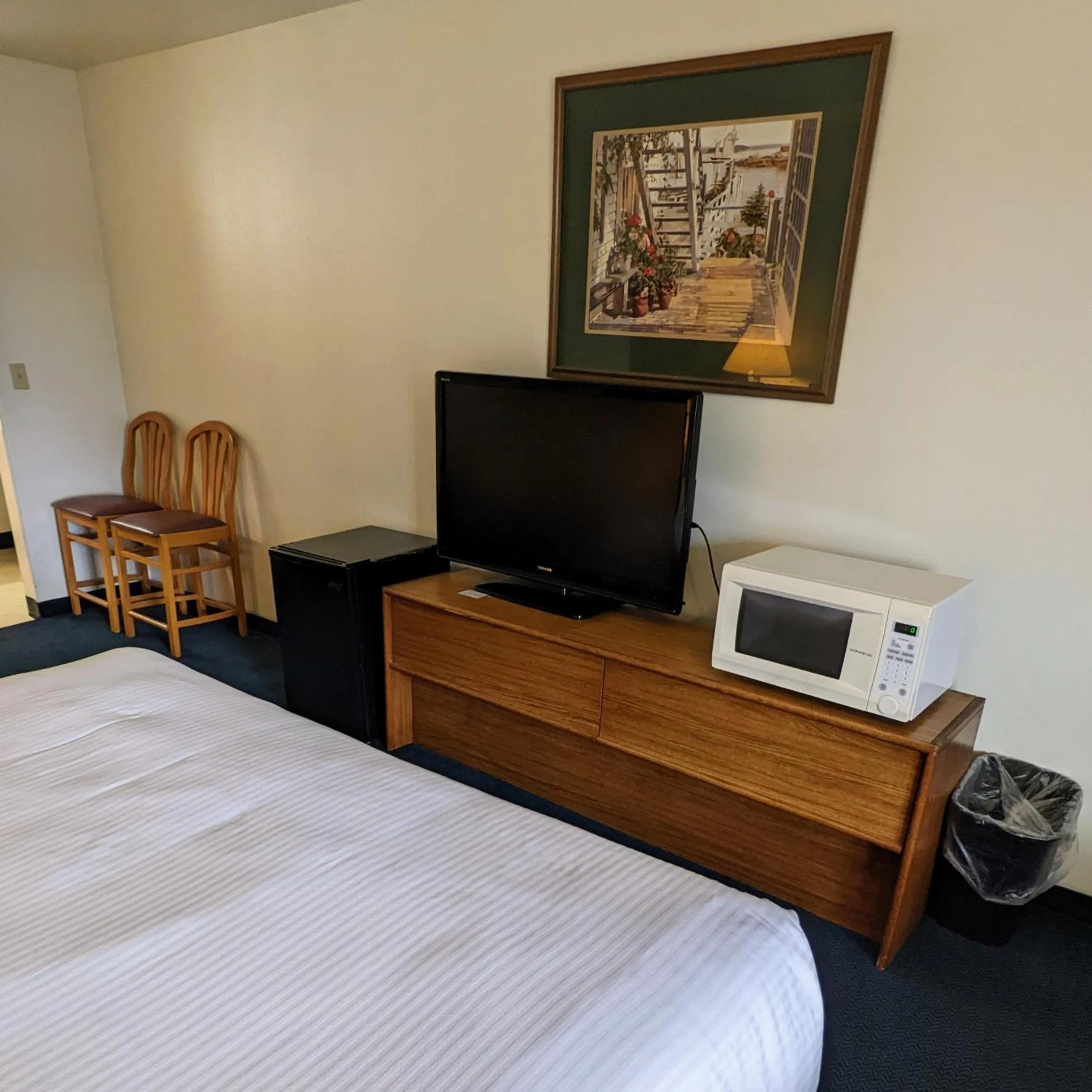 TV and multimedia, Bed in Fairground Inn