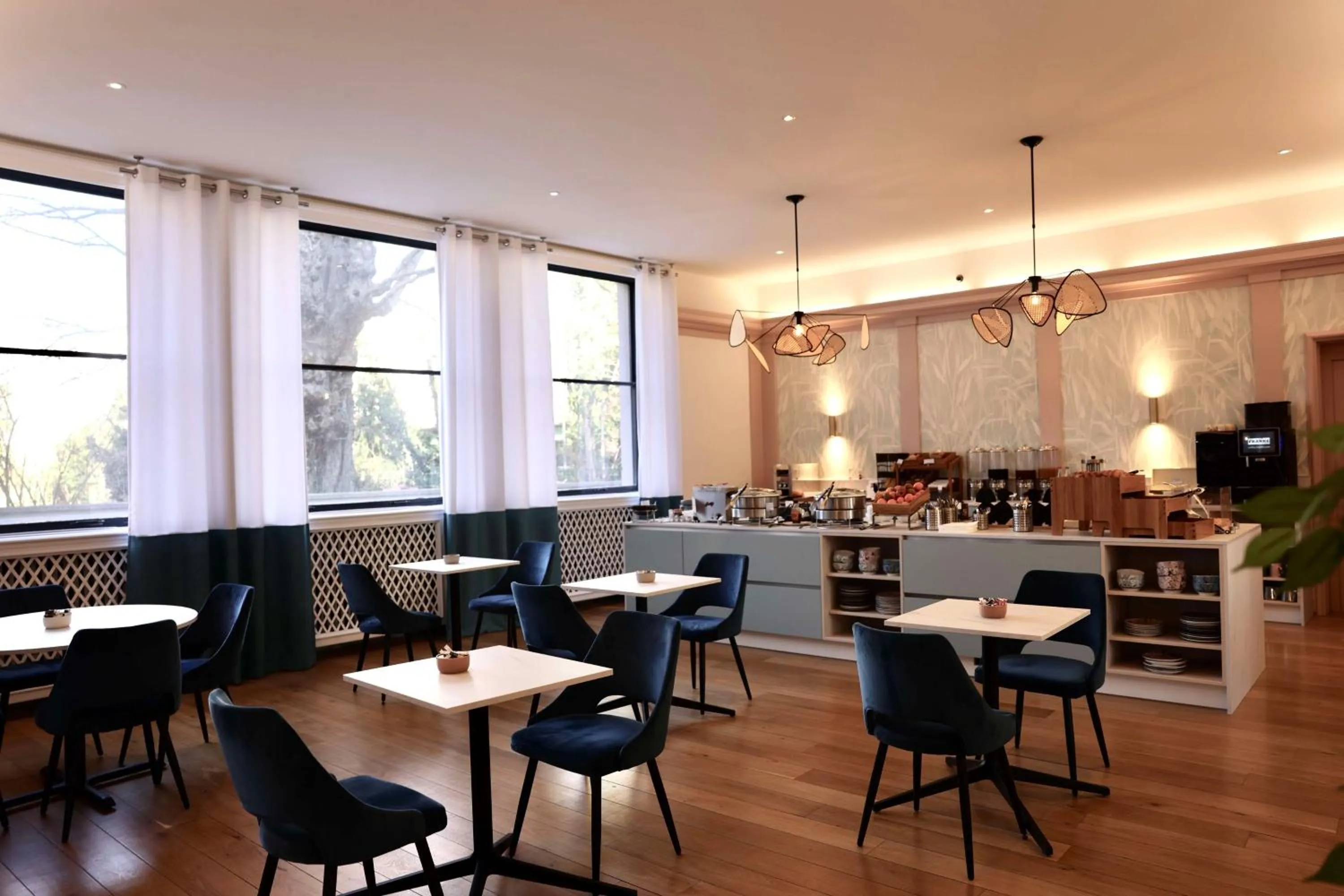 Breakfast in Best Western Hôtel De La Bourse