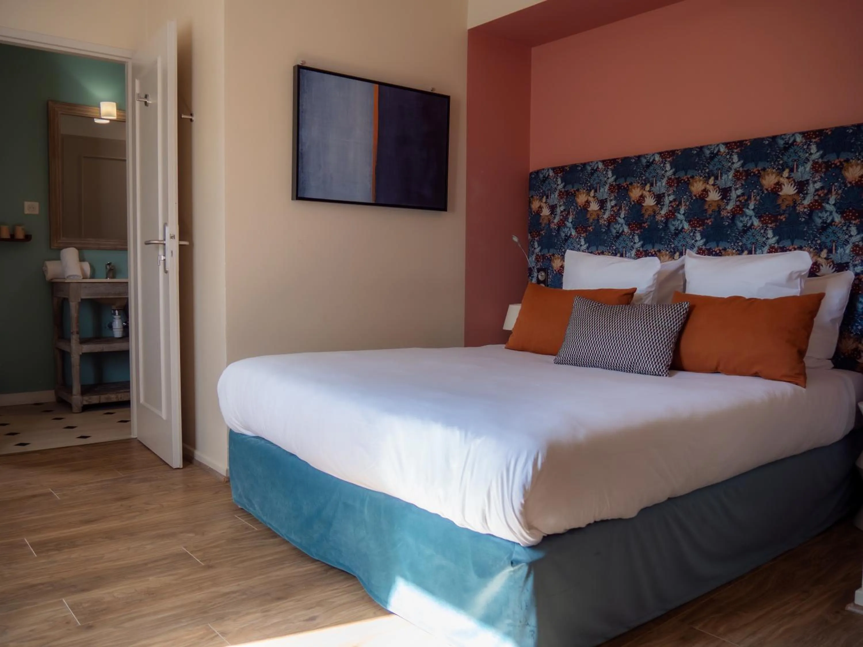 Bed in Hotel de la Bourse, Mulhouse Gare, Sure Hotel Collection by Best Western