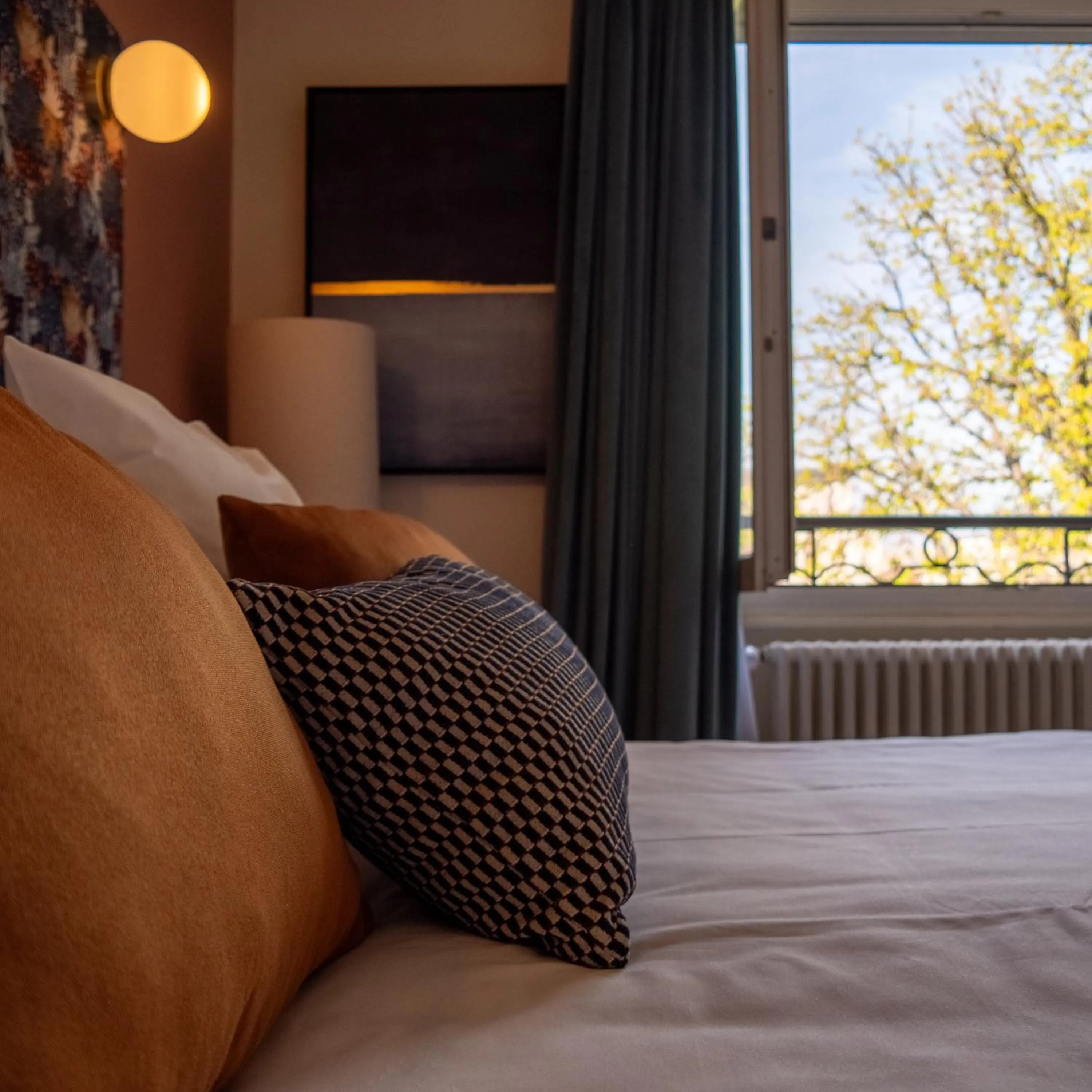 Bed in Hotel de la Bourse, Mulhouse Gare, Sure Hotel Collection by Best Western