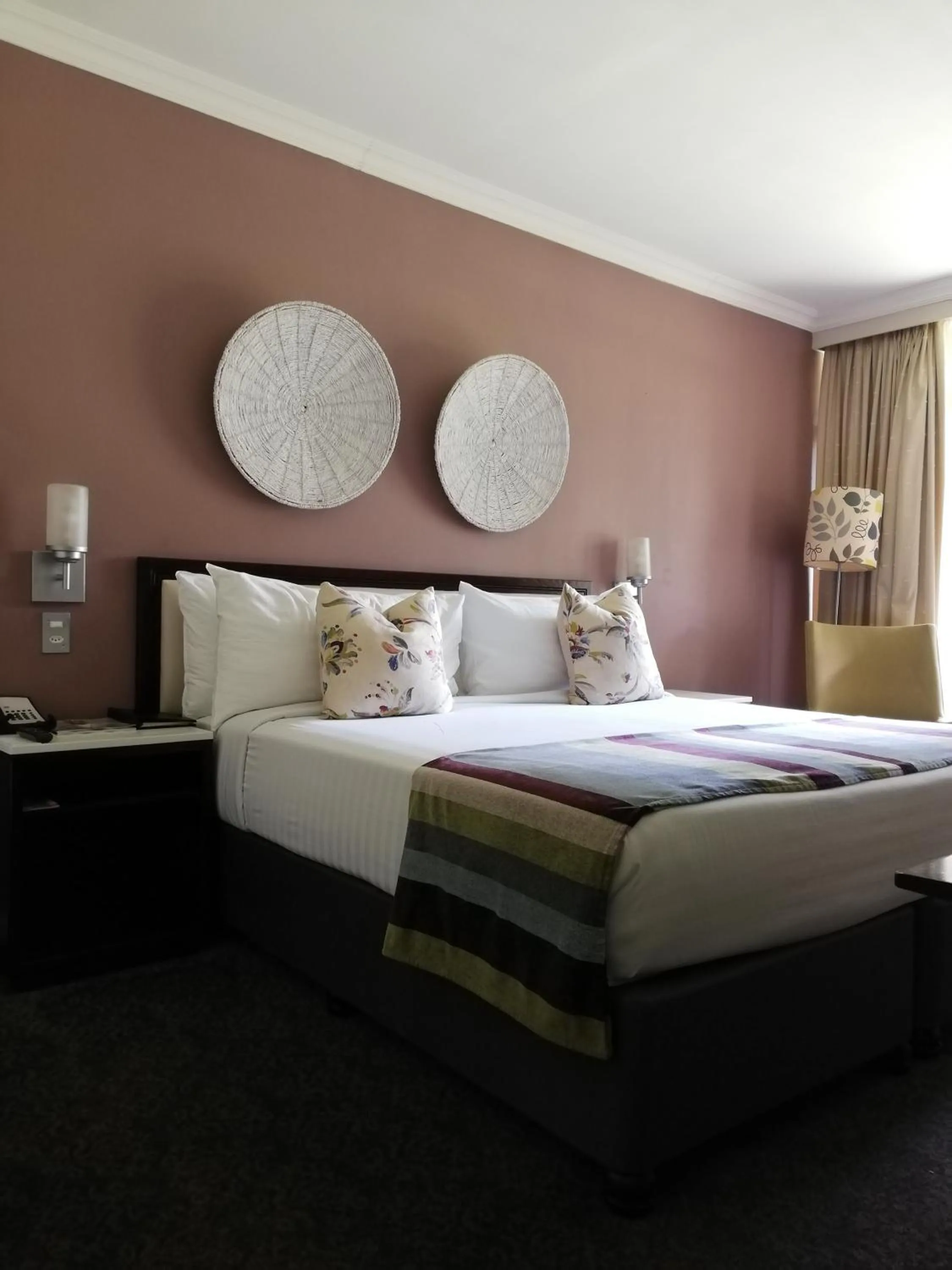 Bed in Sabi River Sun Resort