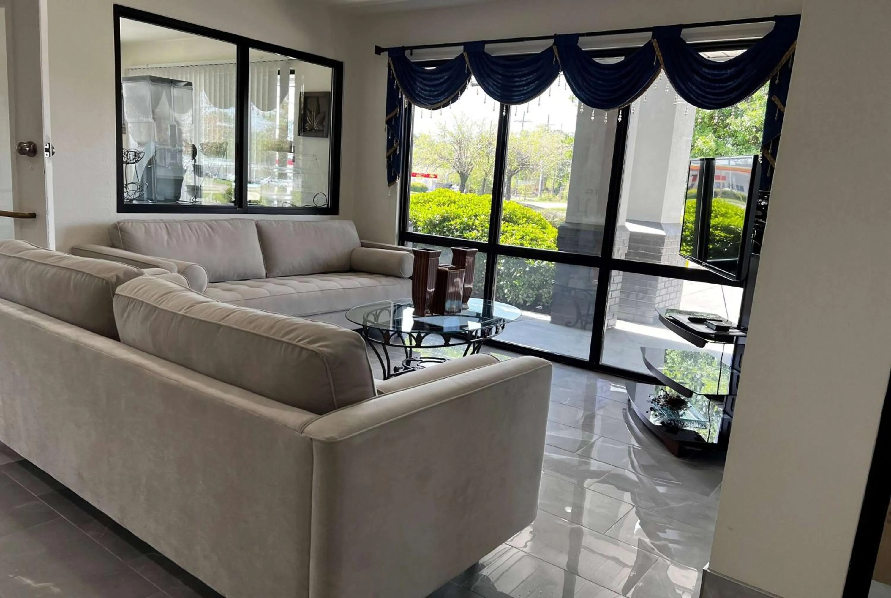 Lobby or reception in Super 8 by Wyndham Slidell