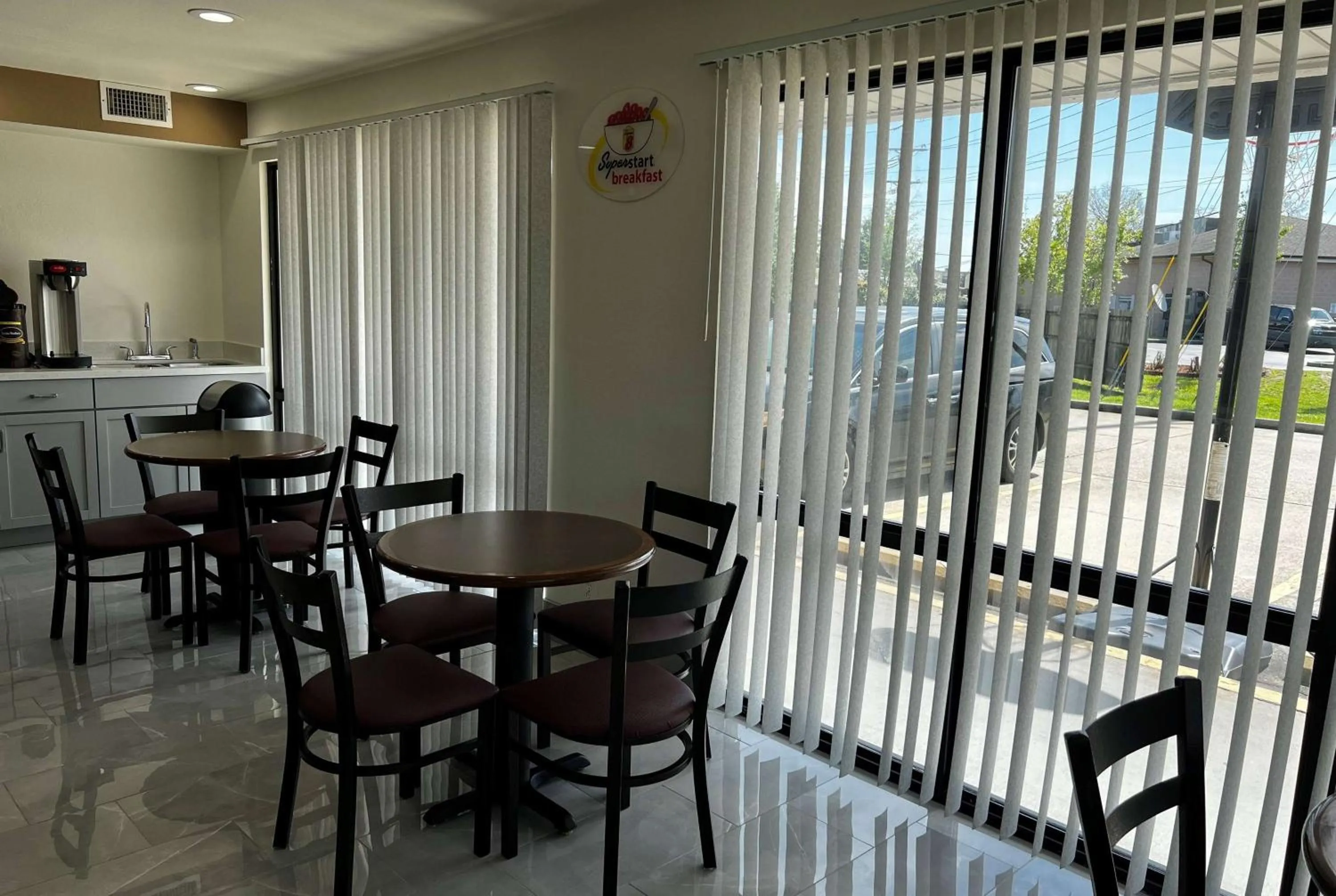 Restaurant/places to eat in Super 8 by Wyndham Slidell