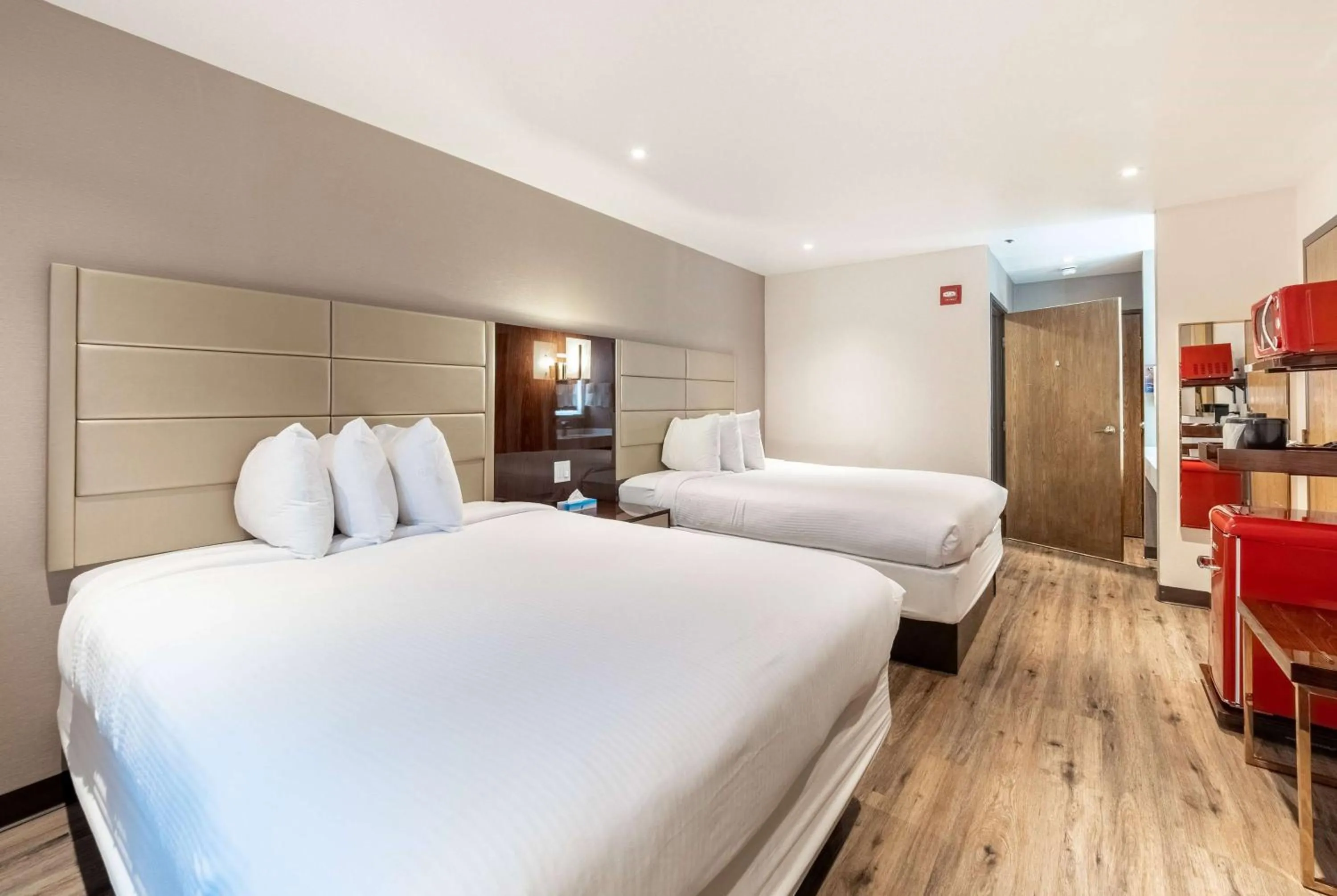 Photo of the whole room, Bed in Baymont by Wyndham Anderson