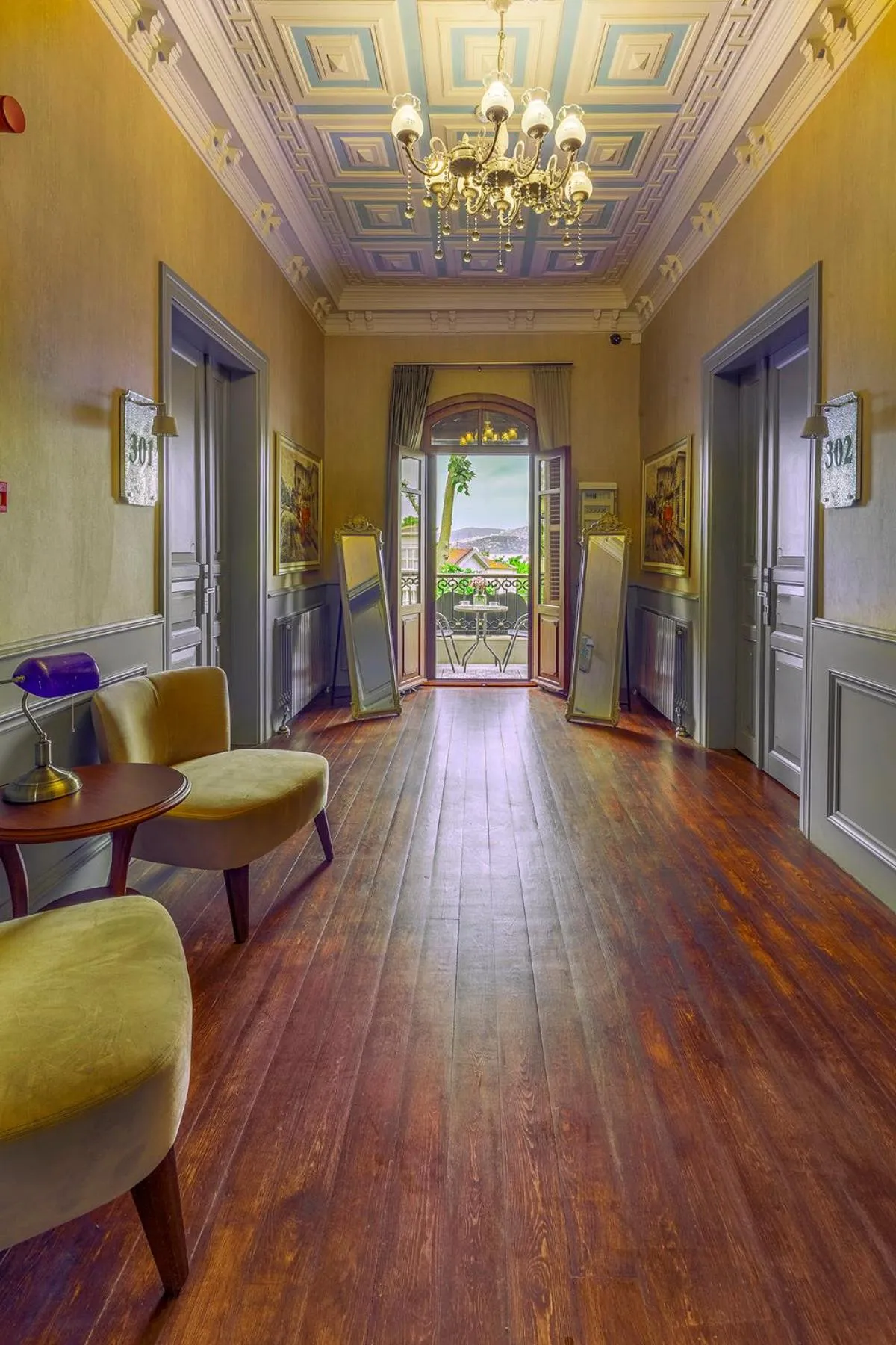 Seating area in No2 Hotel By Şükrü