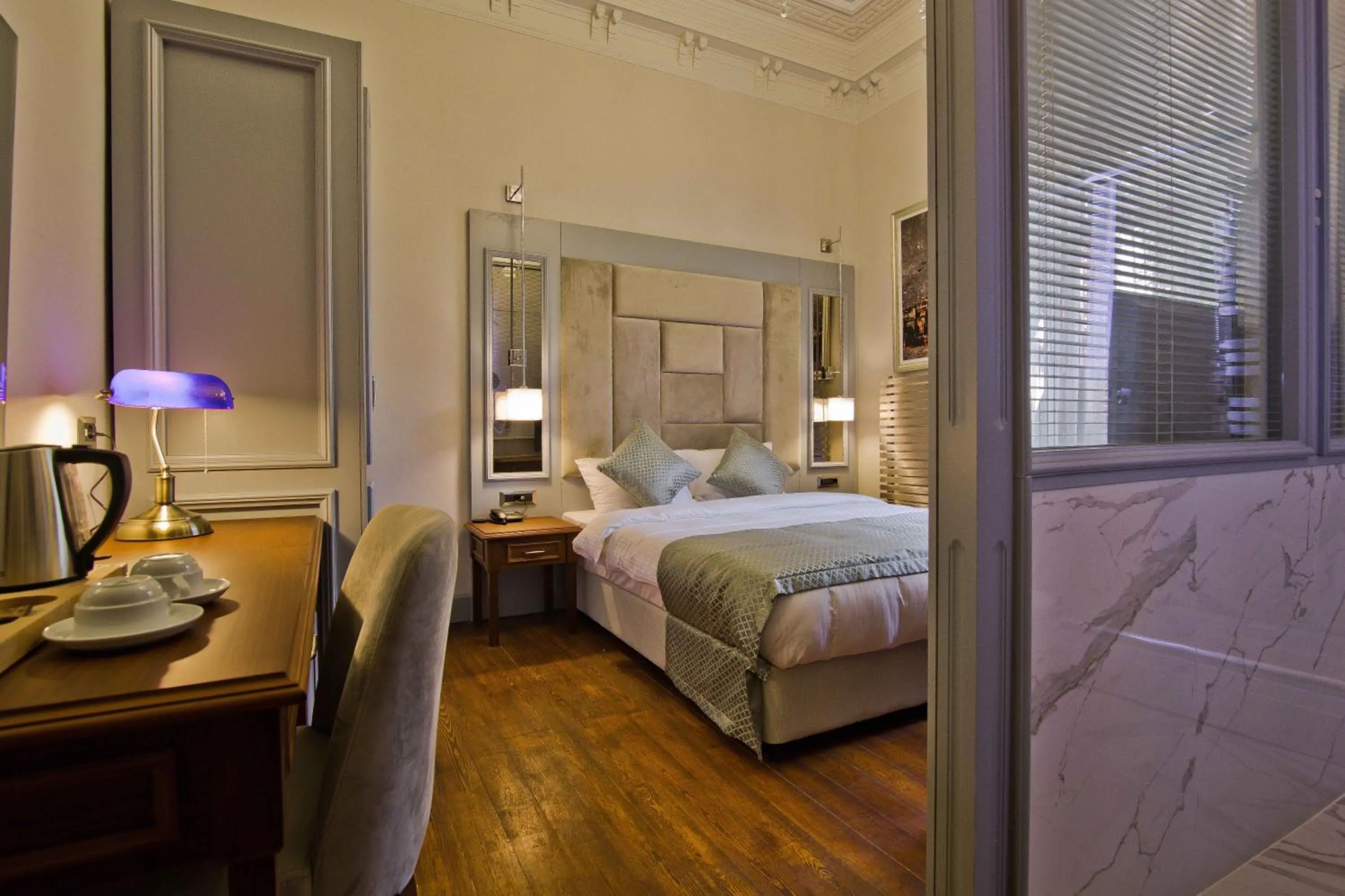 Photo of the whole room, Bed in No2 Hotel By Şükrü