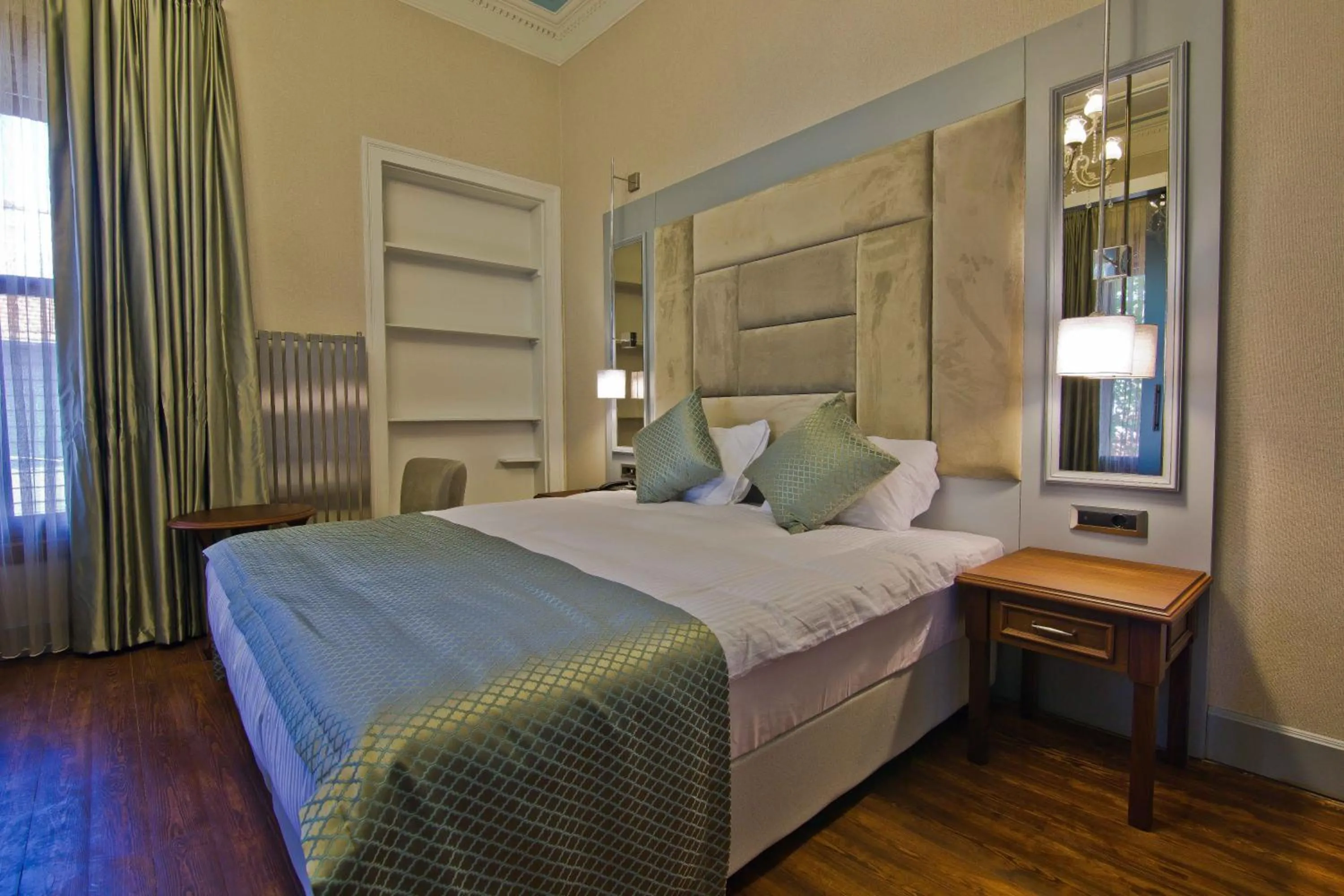 Bed in No2 Hotel By Şükrü