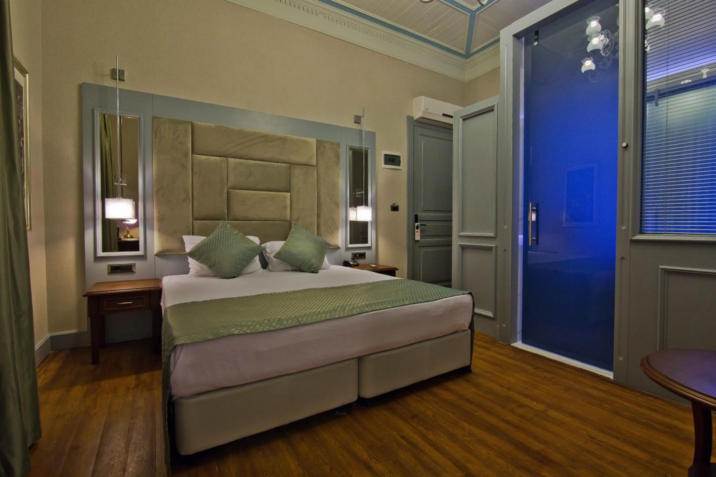 Photo of the whole room, Bed in No2 Hotel By Şükrü