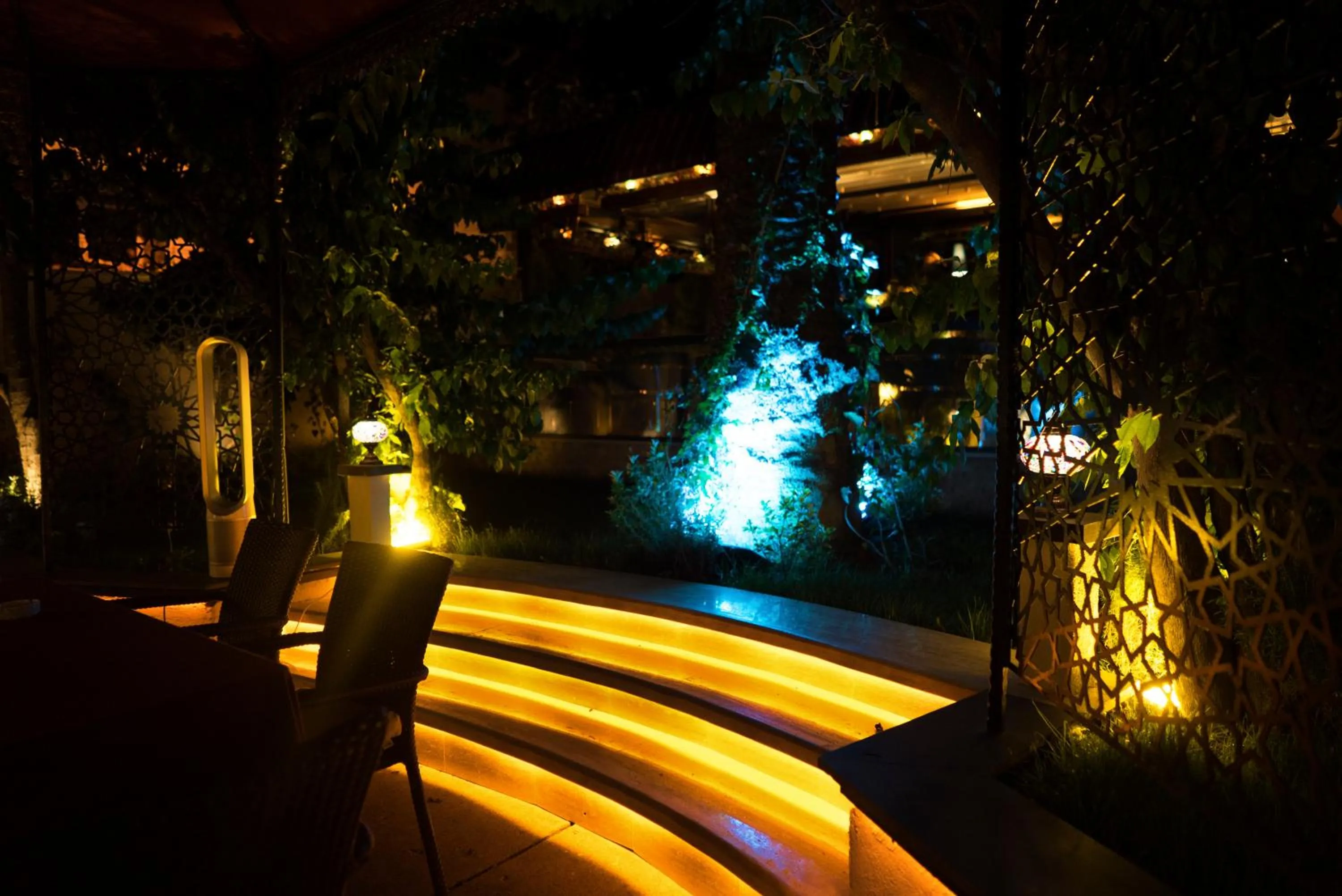 Restaurant/places to eat in No2 Hotel By Şükrü