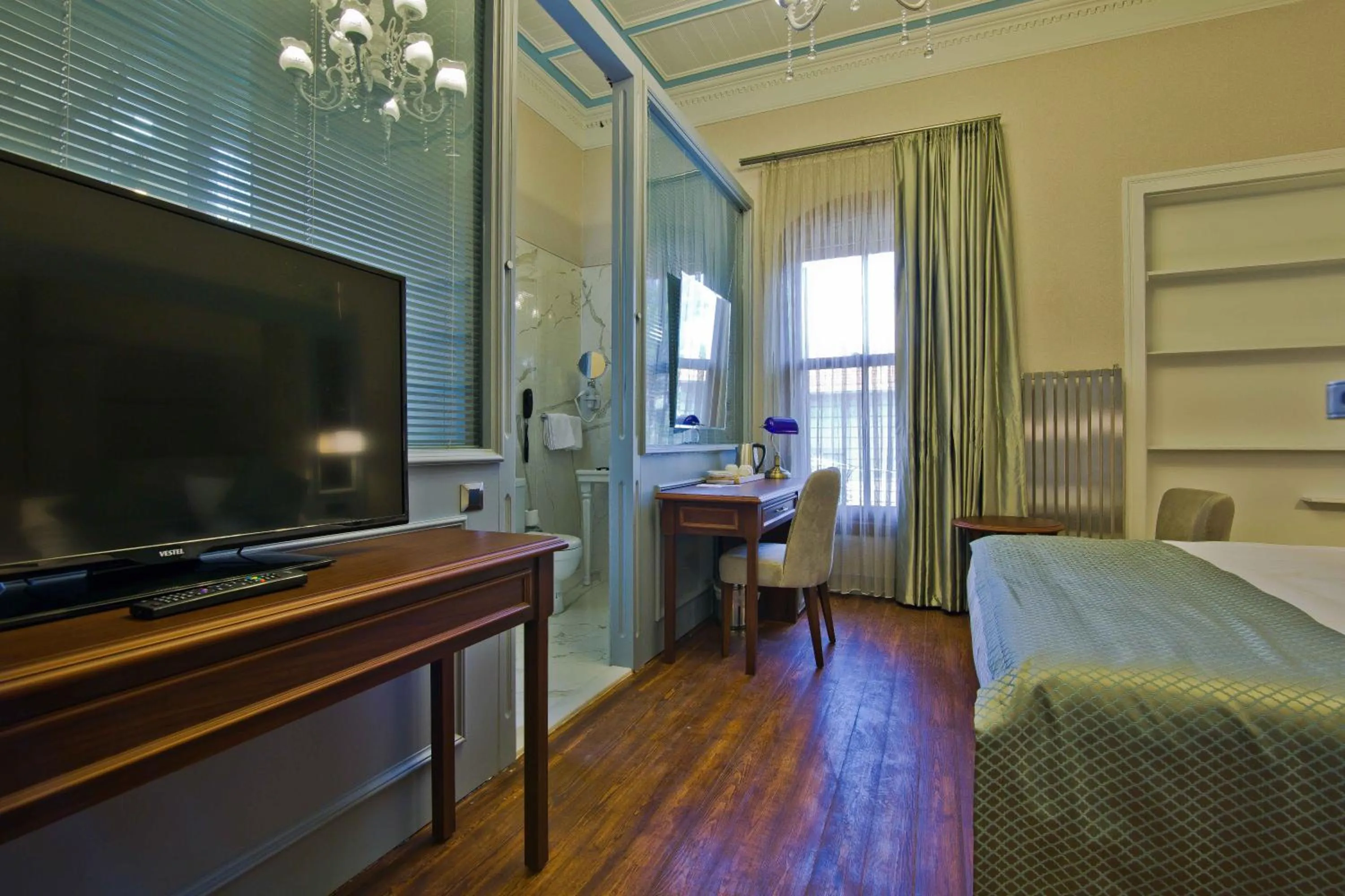 Photo of the whole room, Bed in No2 Hotel By Şükrü