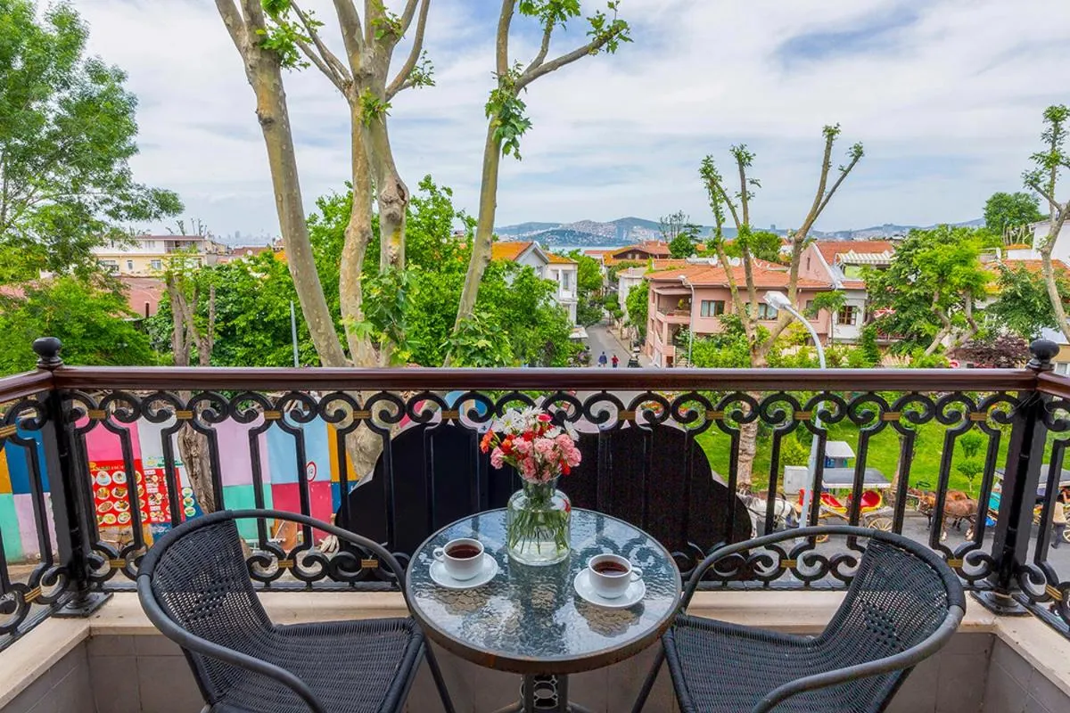 Balcony/Terrace in No2 Hotel By Şükrü