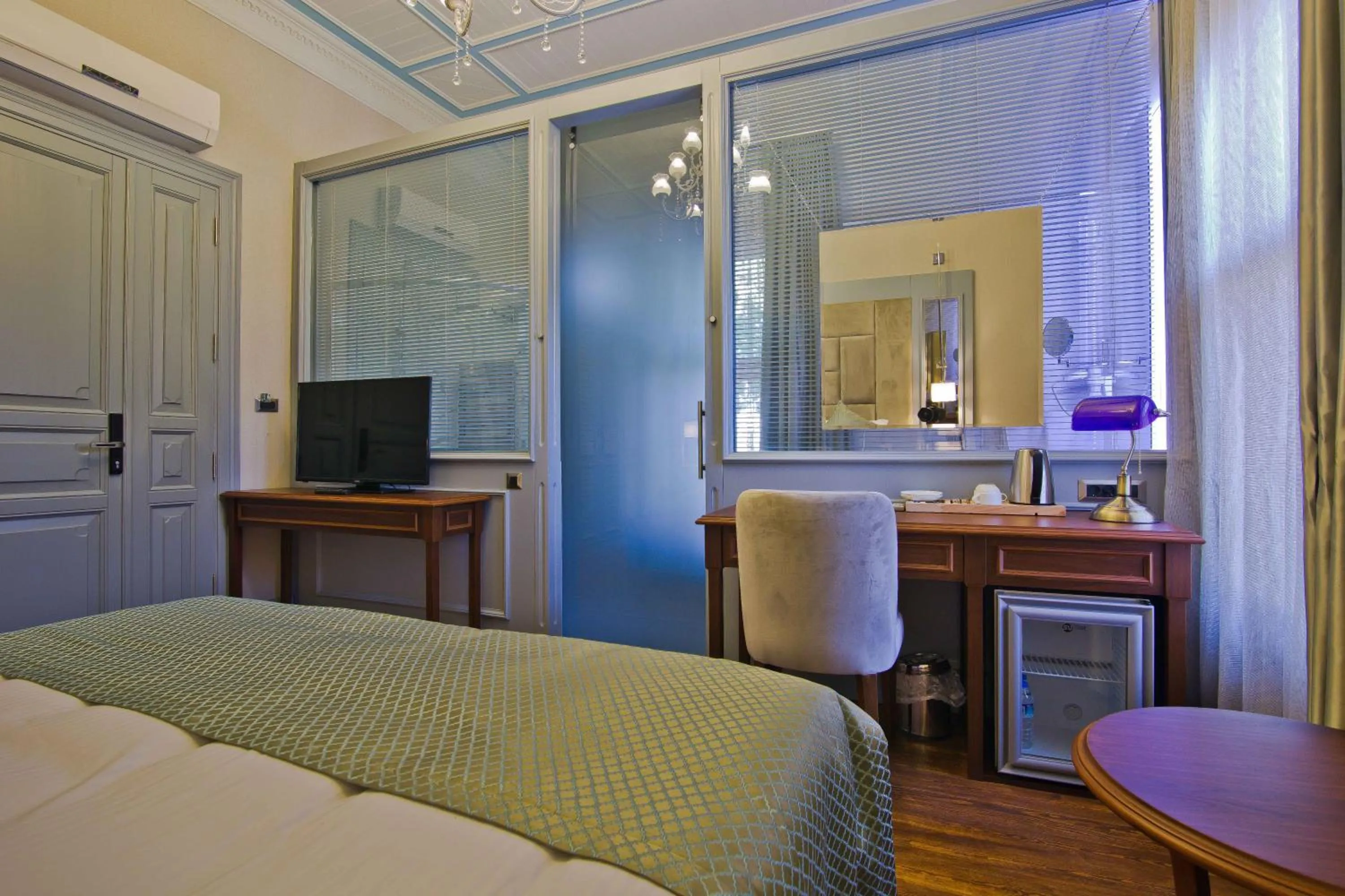 Bedroom, Bed in No2 Hotel By Şükrü