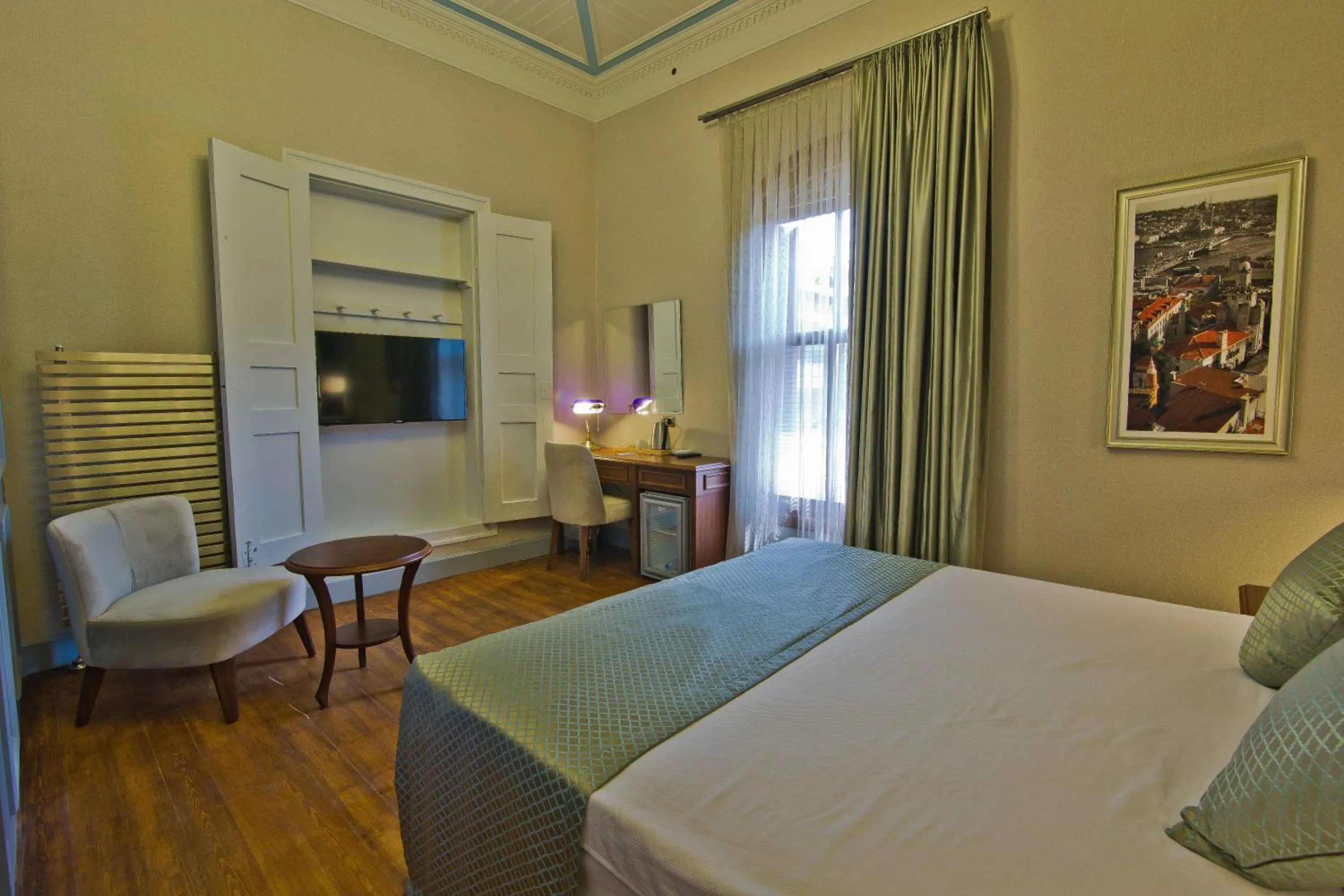 Photo of the whole room, Bed in No2 Hotel By Şükrü