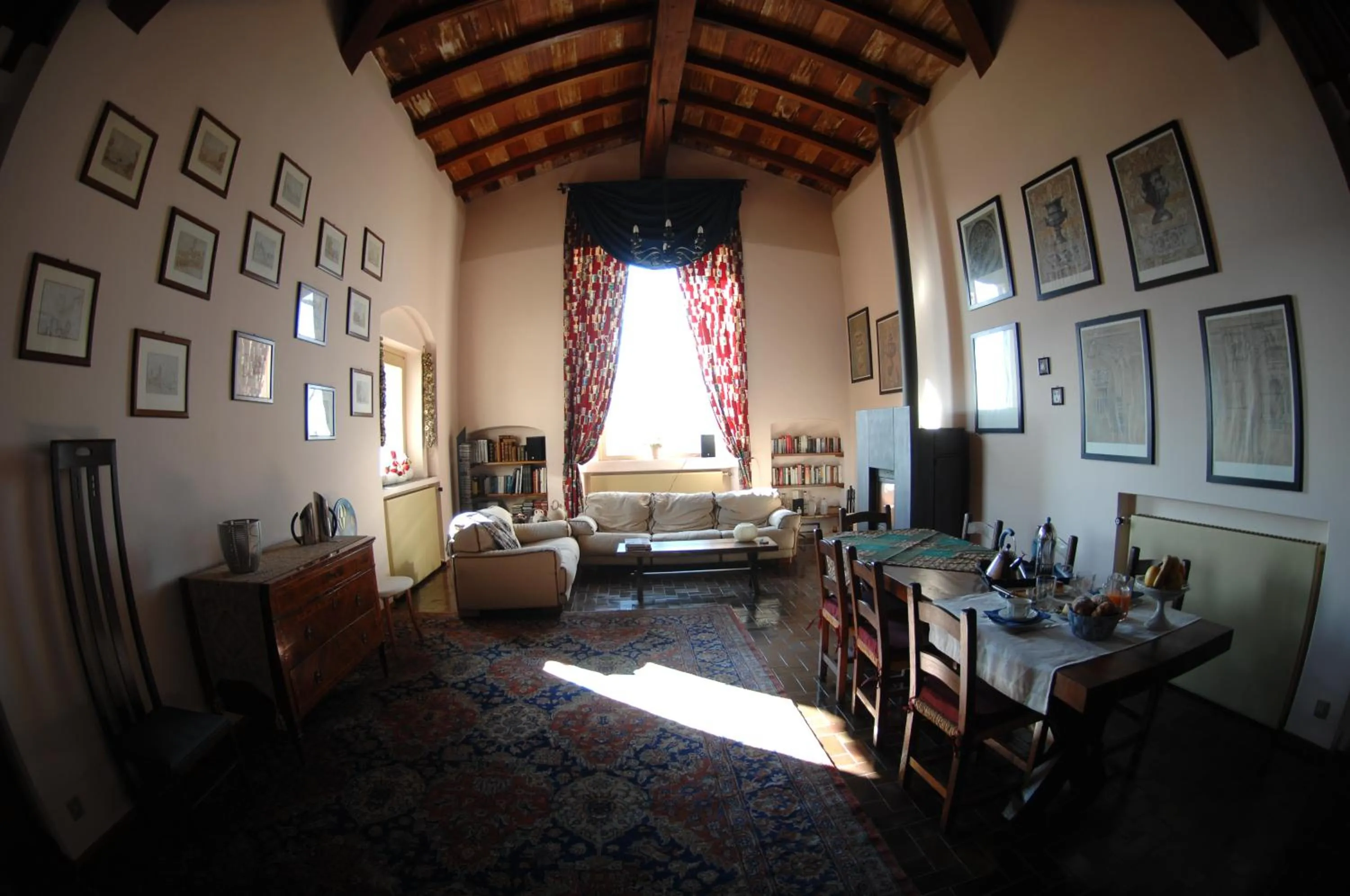 Lounge or bar in Mirabilia