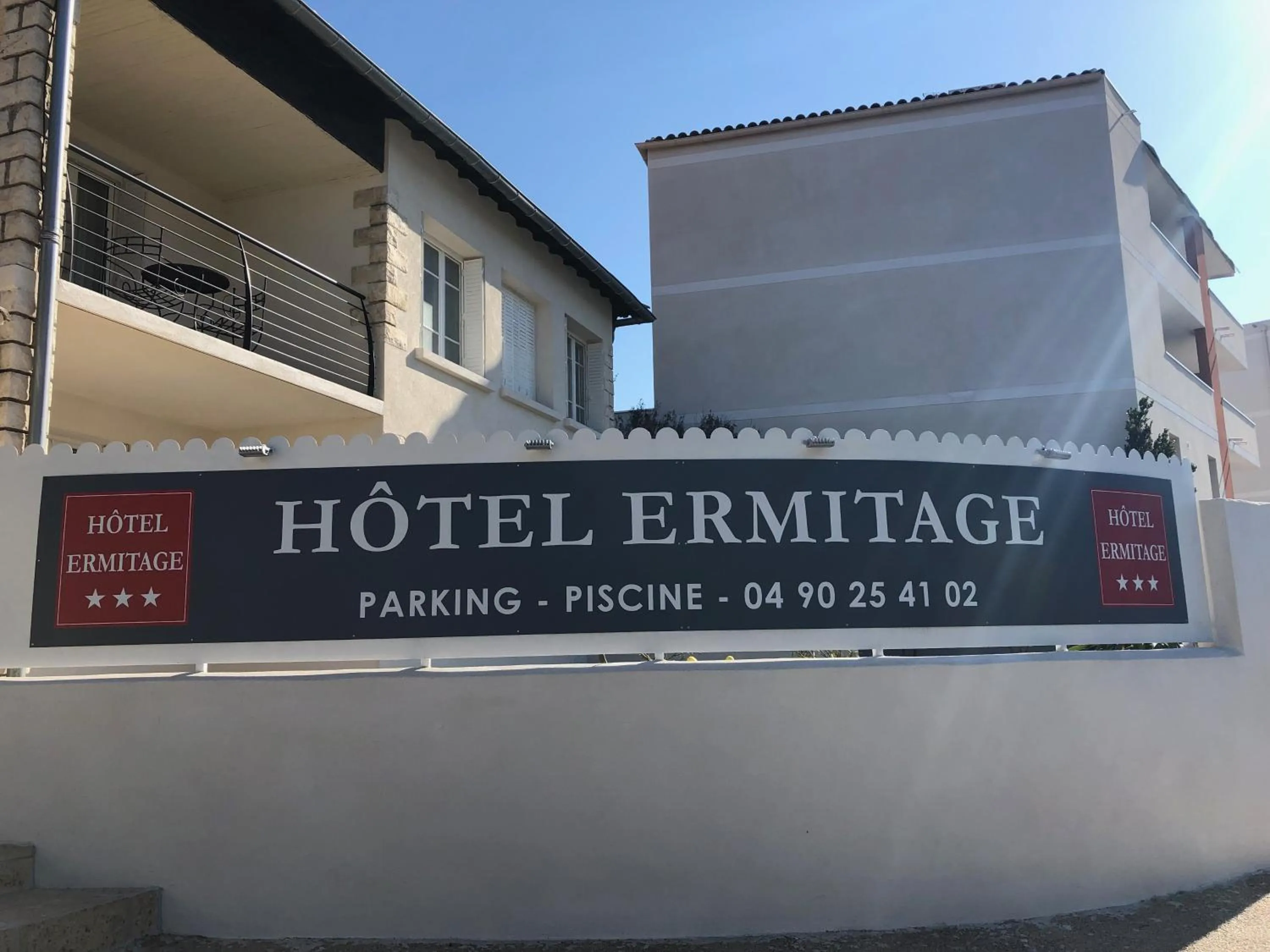 Facade/entrance in HOTEL ERMITAGE
