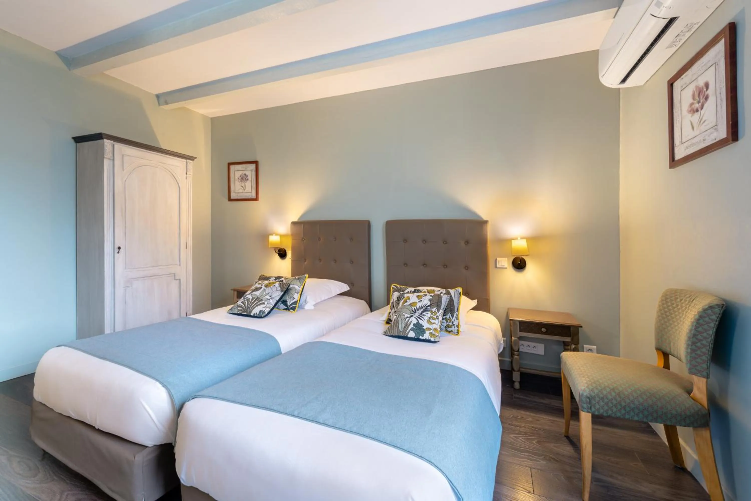 Bedroom, Bed in HOTEL ERMITAGE