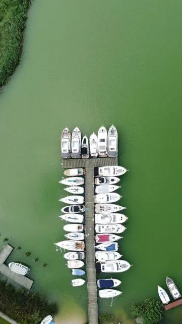 Pensjonat Rybaczówka - noclegi, restauracja, port