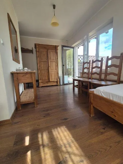 Pensjonat Rybaczówka - noclegi, restauracja, port