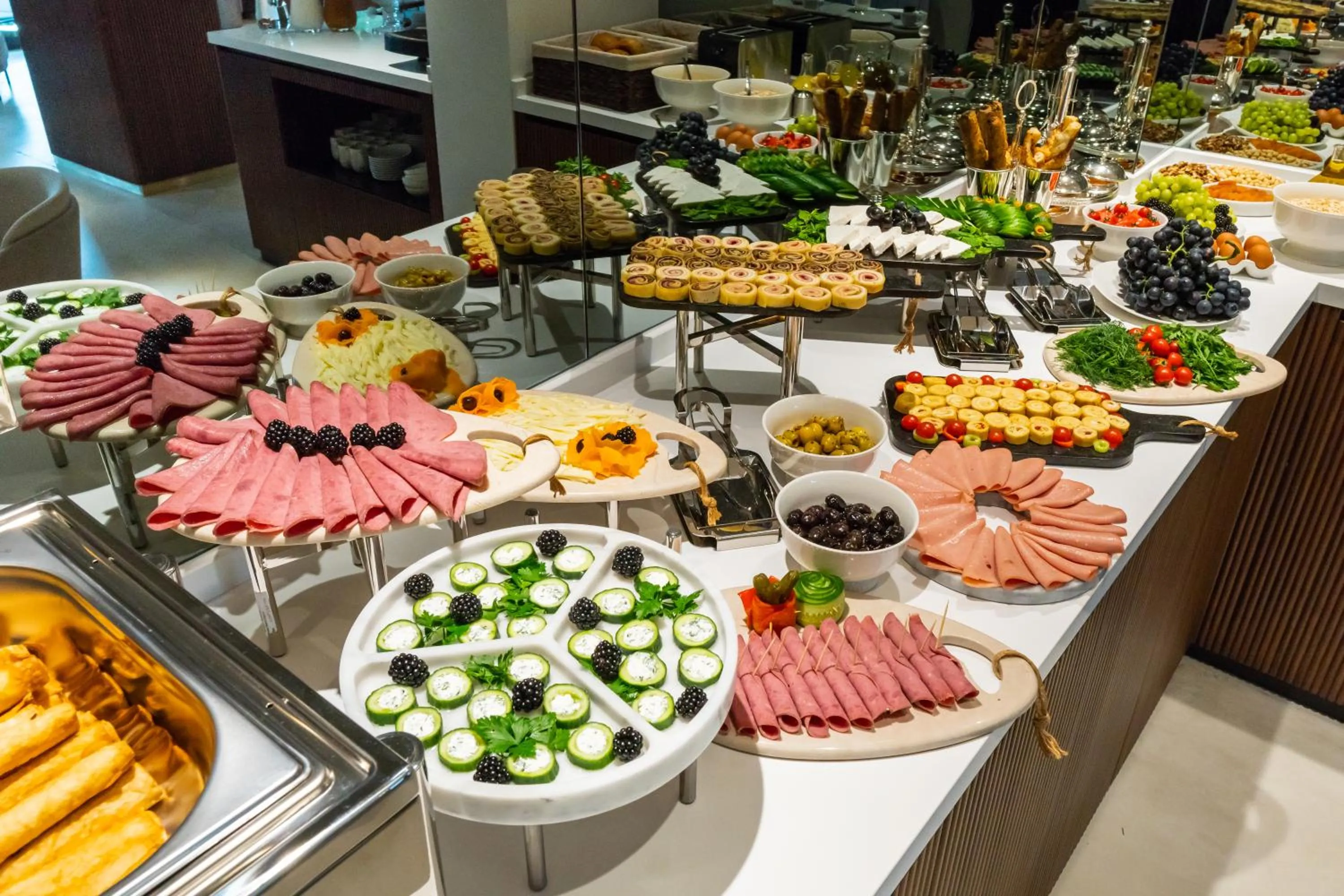 Food and drinks in MEG HOTEL