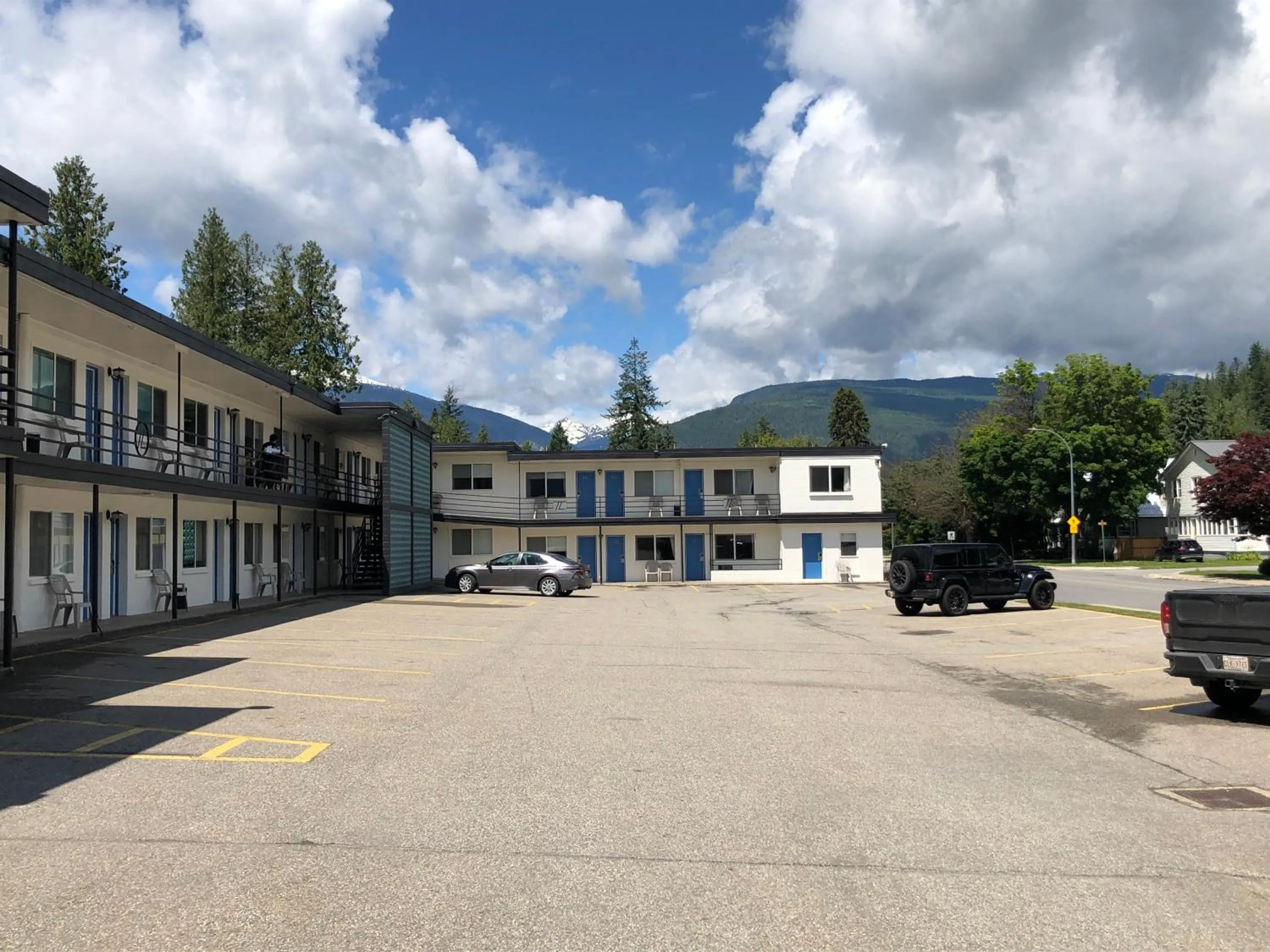 Property building in Revelstoke Lodge