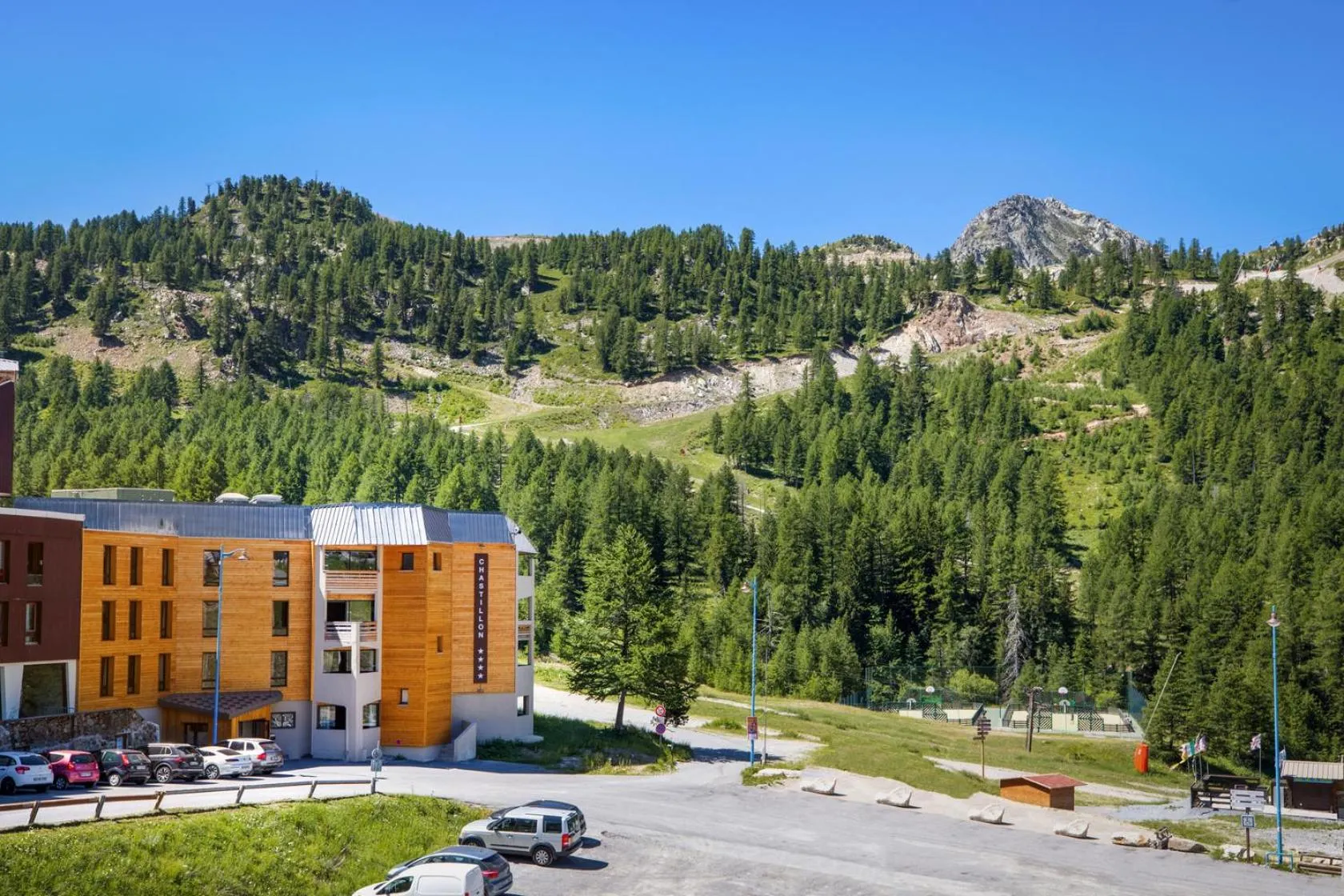 Property building in SOWELL RESIDENCES New Chastillon