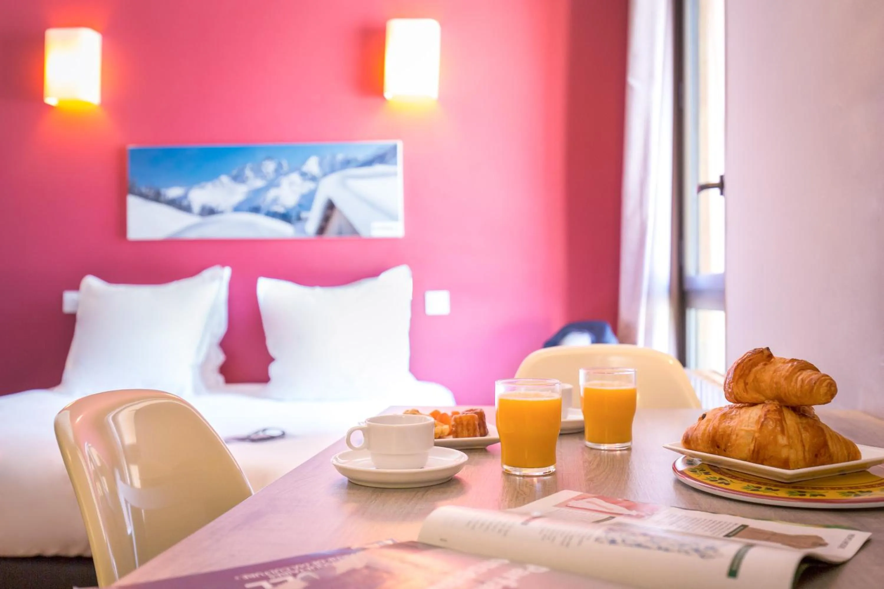 Bedroom, Bed in SOWELL RESIDENCES New Chastillon