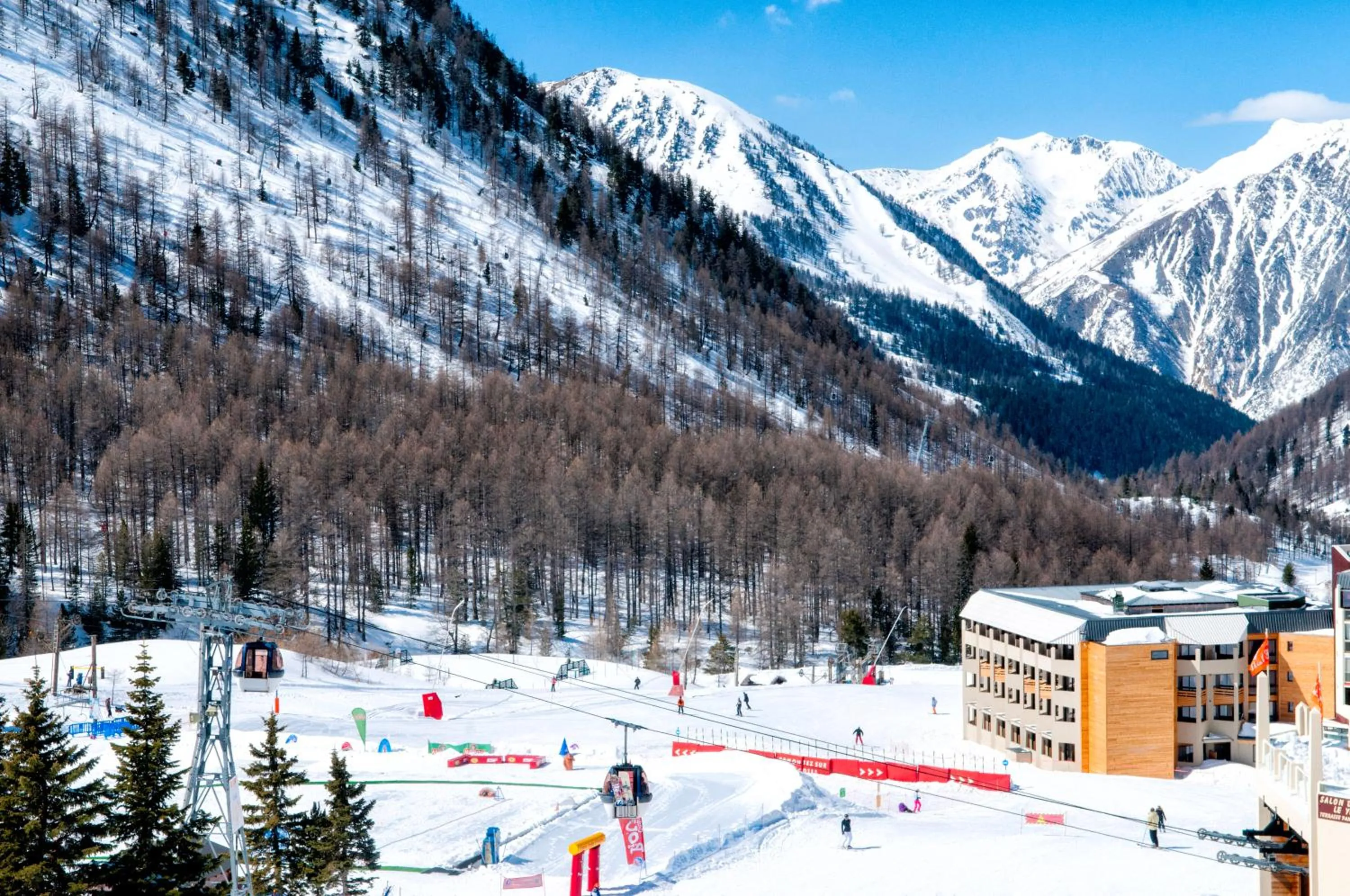 Bird's eye view in SOWELL RESIDENCES New Chastillon