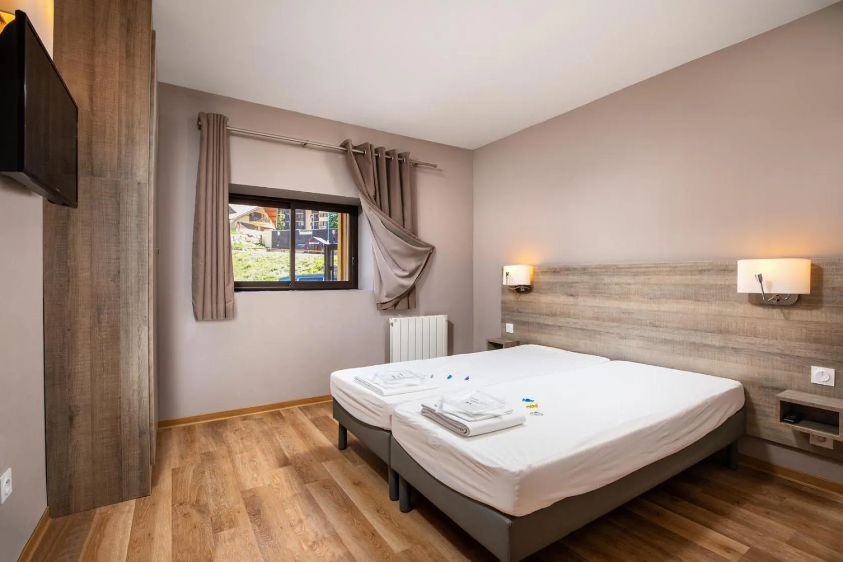 Bed in SOWELL RESIDENCES New Chastillon