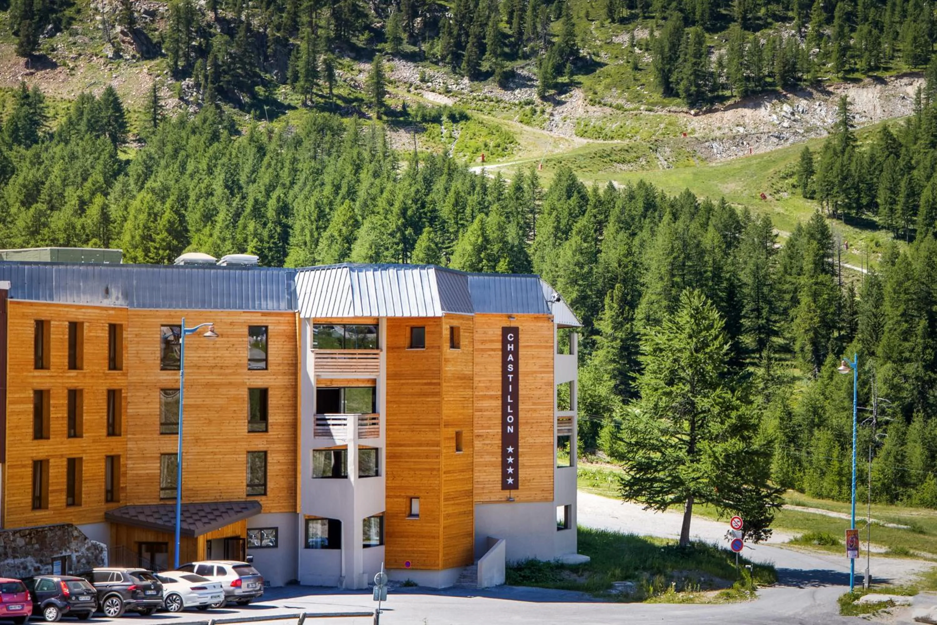 Property building in SOWELL RESIDENCES New Chastillon