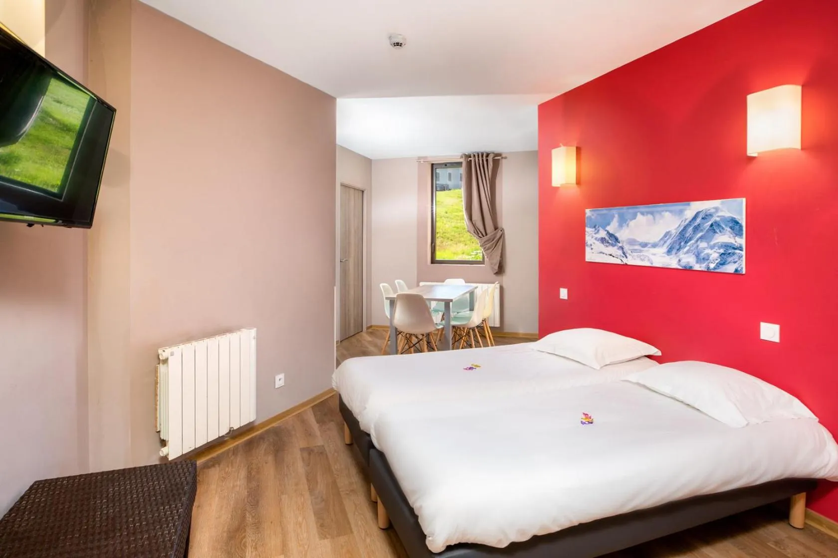 Bed in SOWELL RESIDENCES New Chastillon