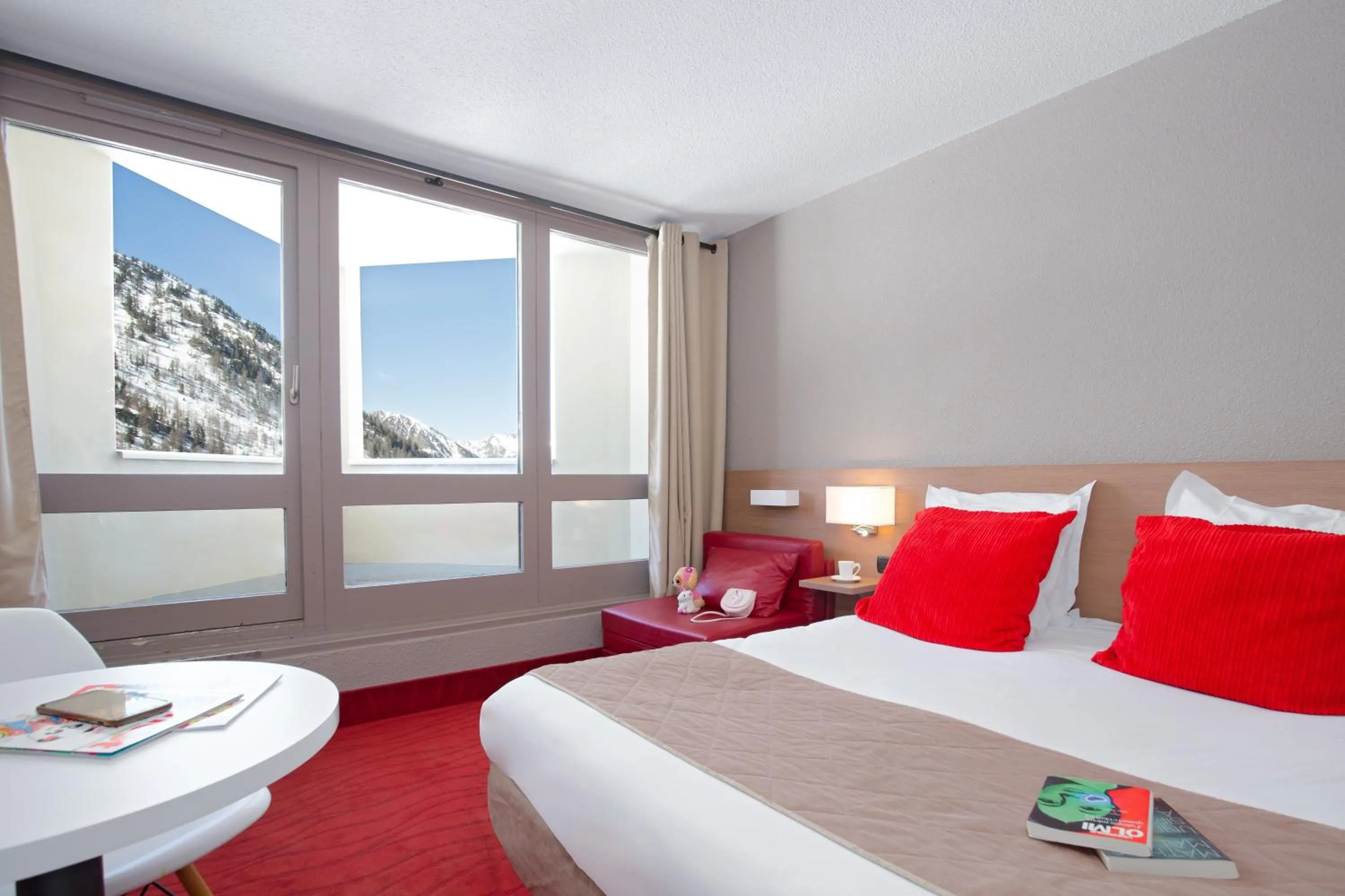 Bedroom, Bed in SOWELL HOTELS Le Pas du Loup