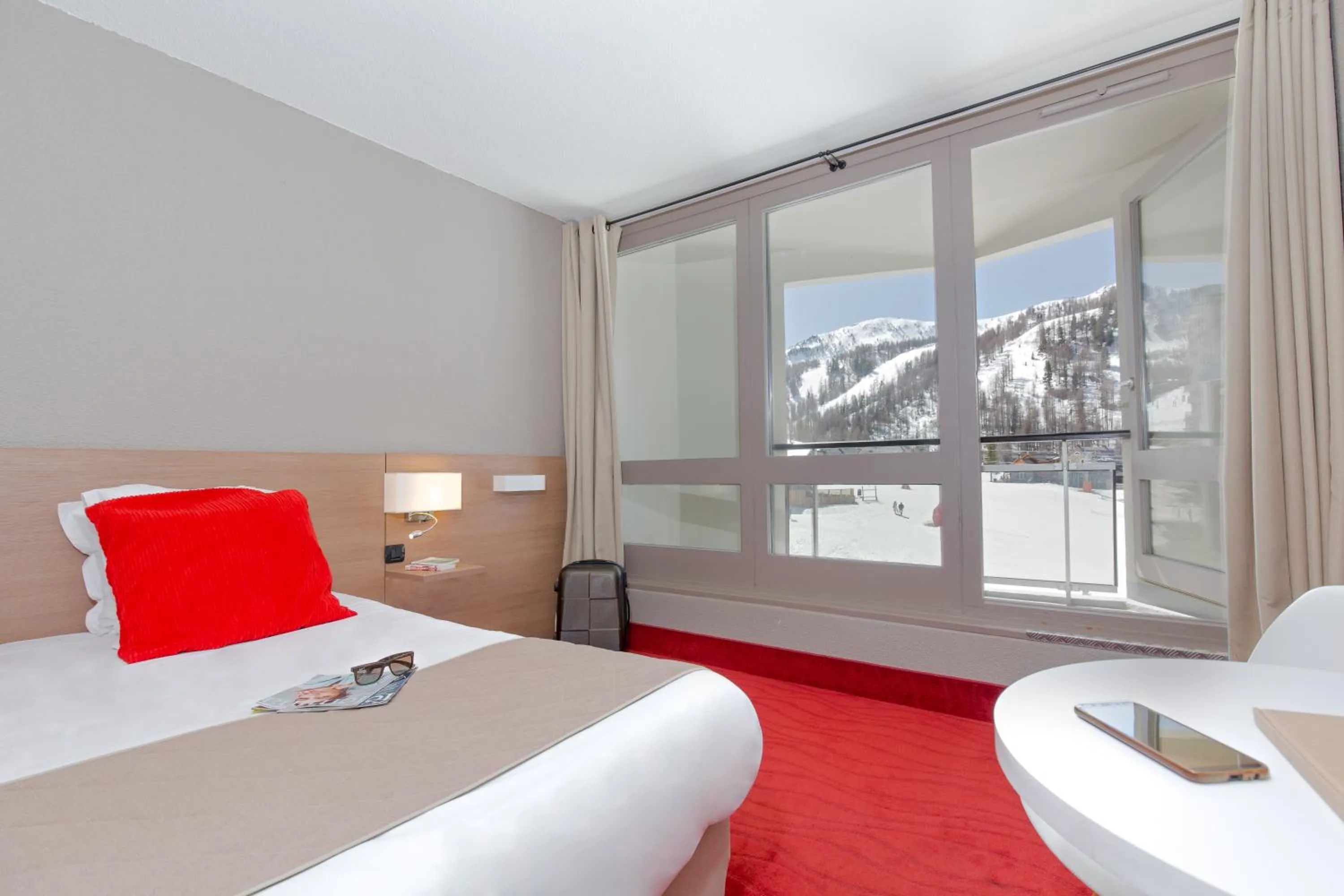 Bedroom, Bed in SOWELL HOTELS Le Pas du Loup