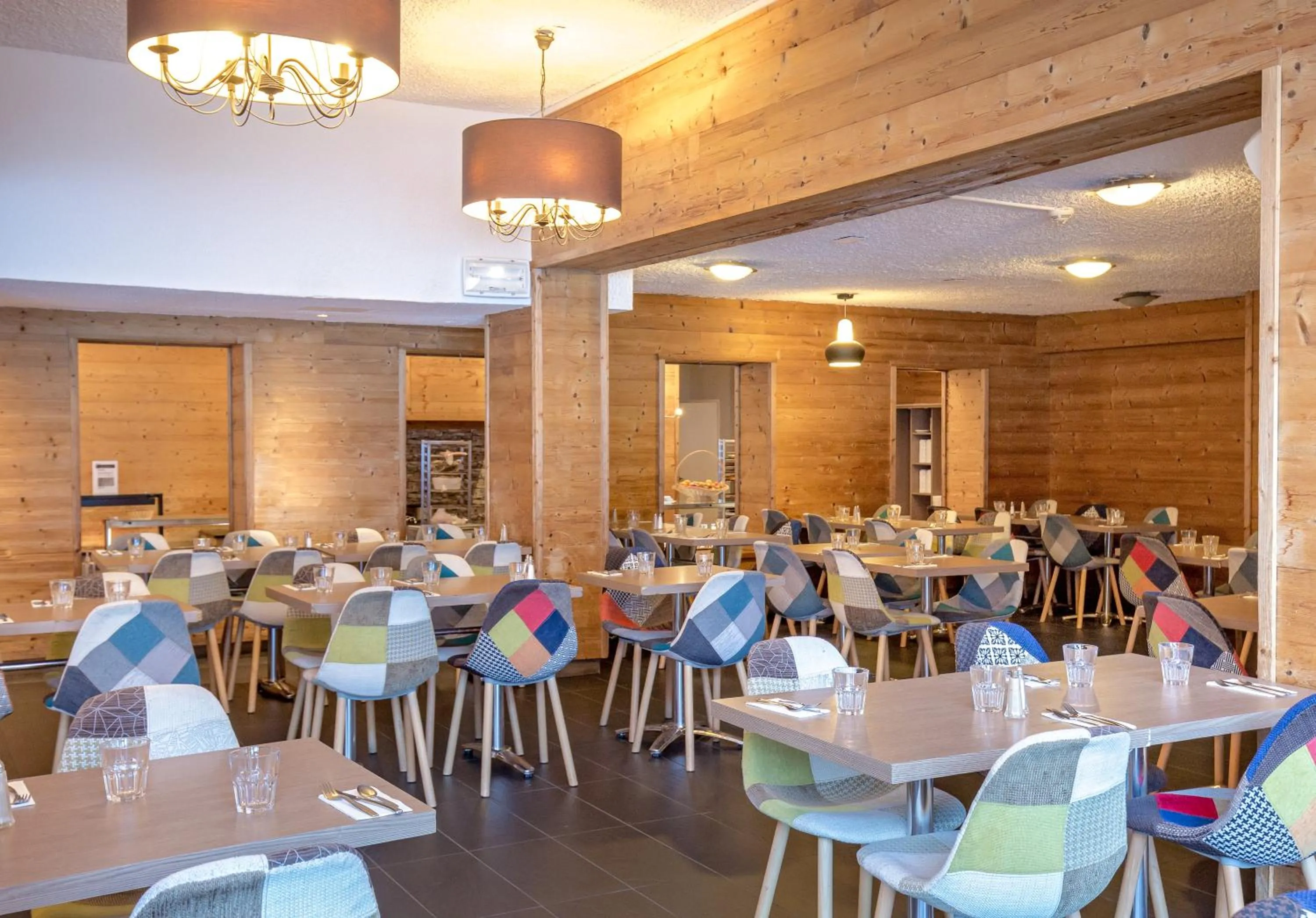 Restaurant/places to eat in SOWELL HOTELS Le Pas du Loup