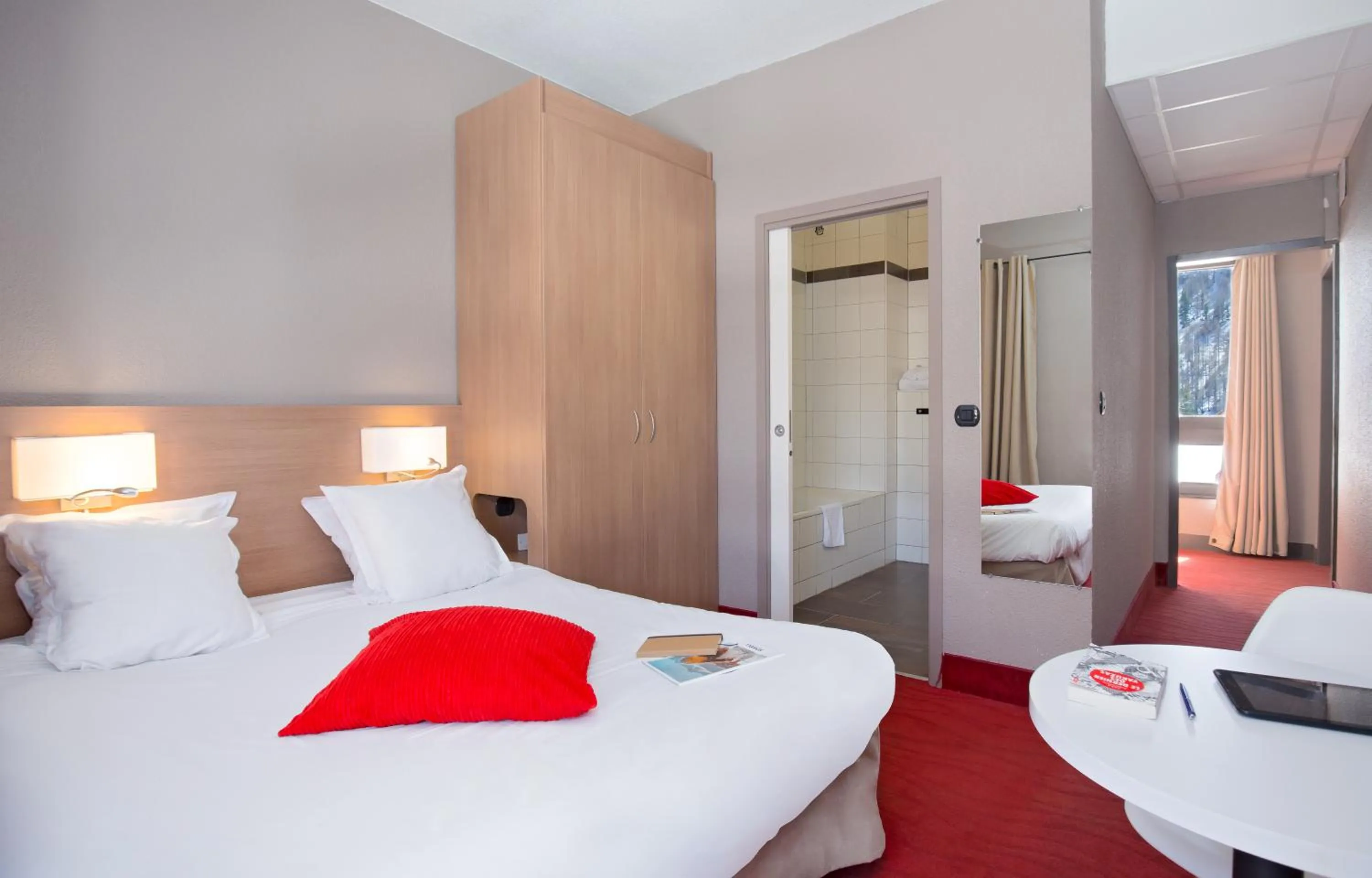 Bedroom, Bed in SOWELL HOTELS Le Pas du Loup