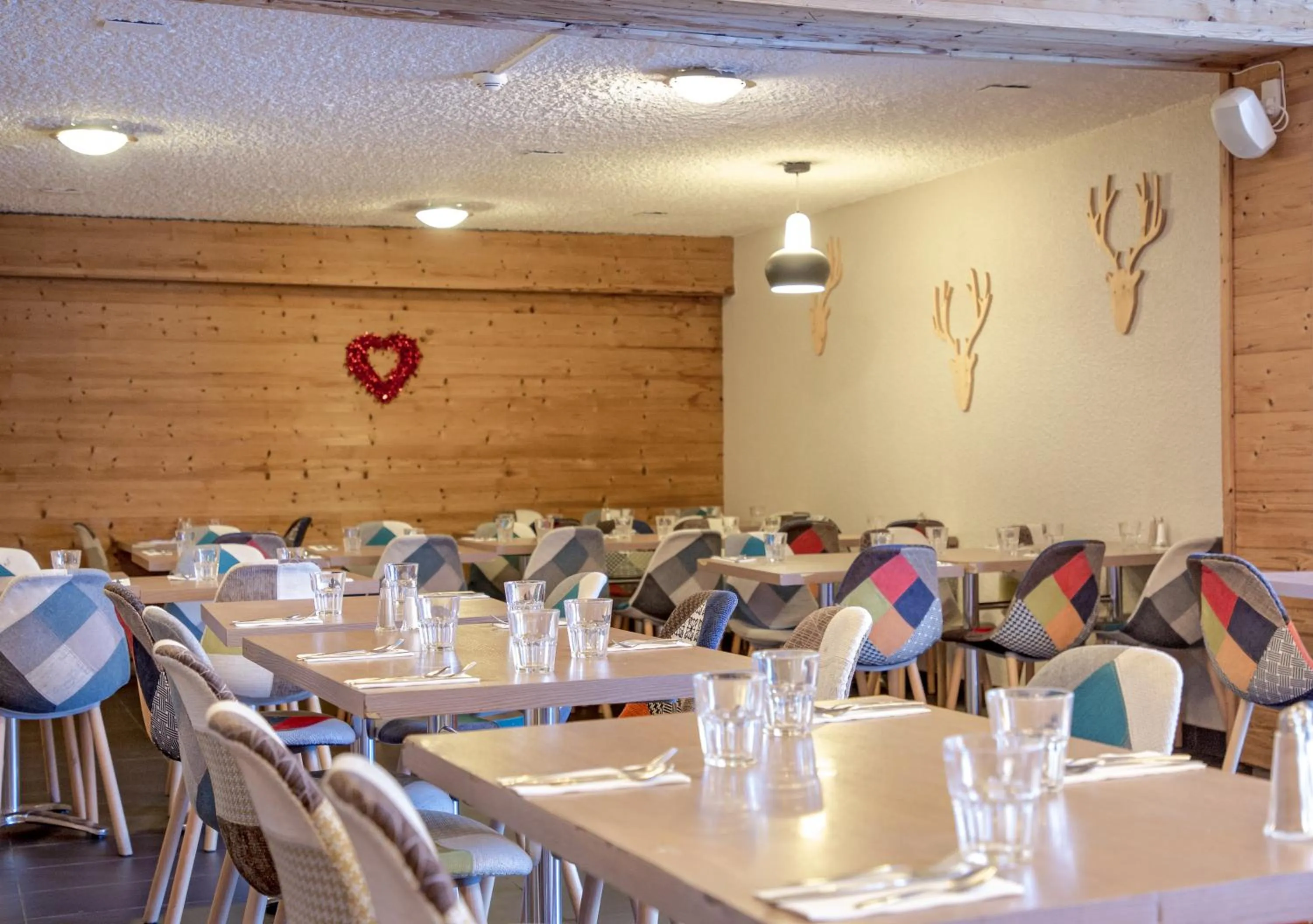 Restaurant/places to eat in SOWELL HOTELS Le Pas du Loup